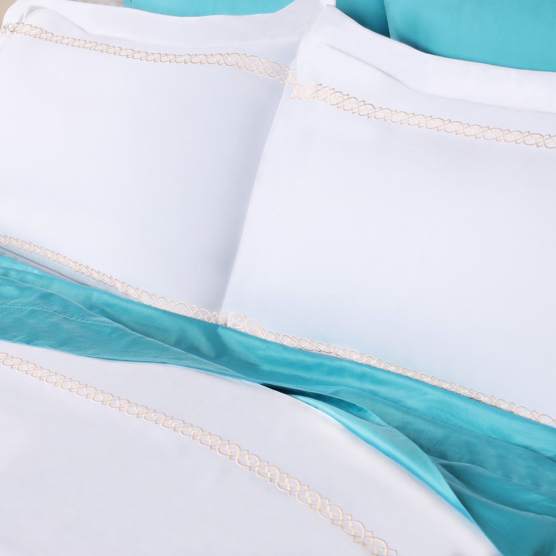 1000 Thread Count Egyptian Cotton Embroidered Duvet Cover Set - White/Ivory