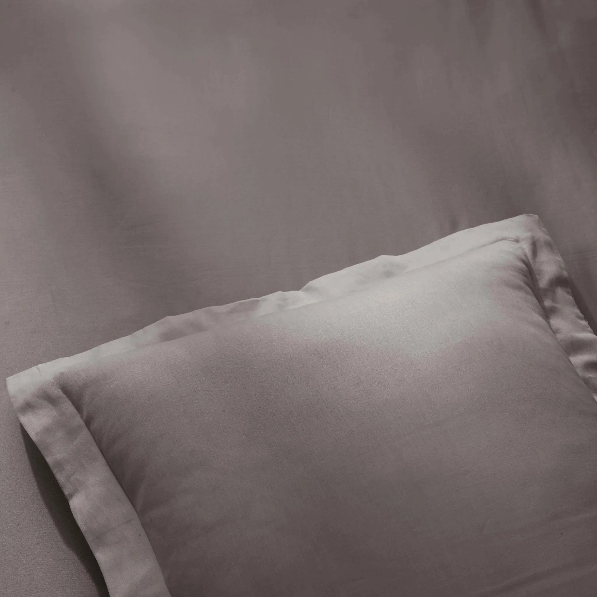 Egyptian Cotton 400 Thread Count Solid Luxury Duvet Cover Set - Egyptian Cotton Duvet Cover Set by Superior Brand