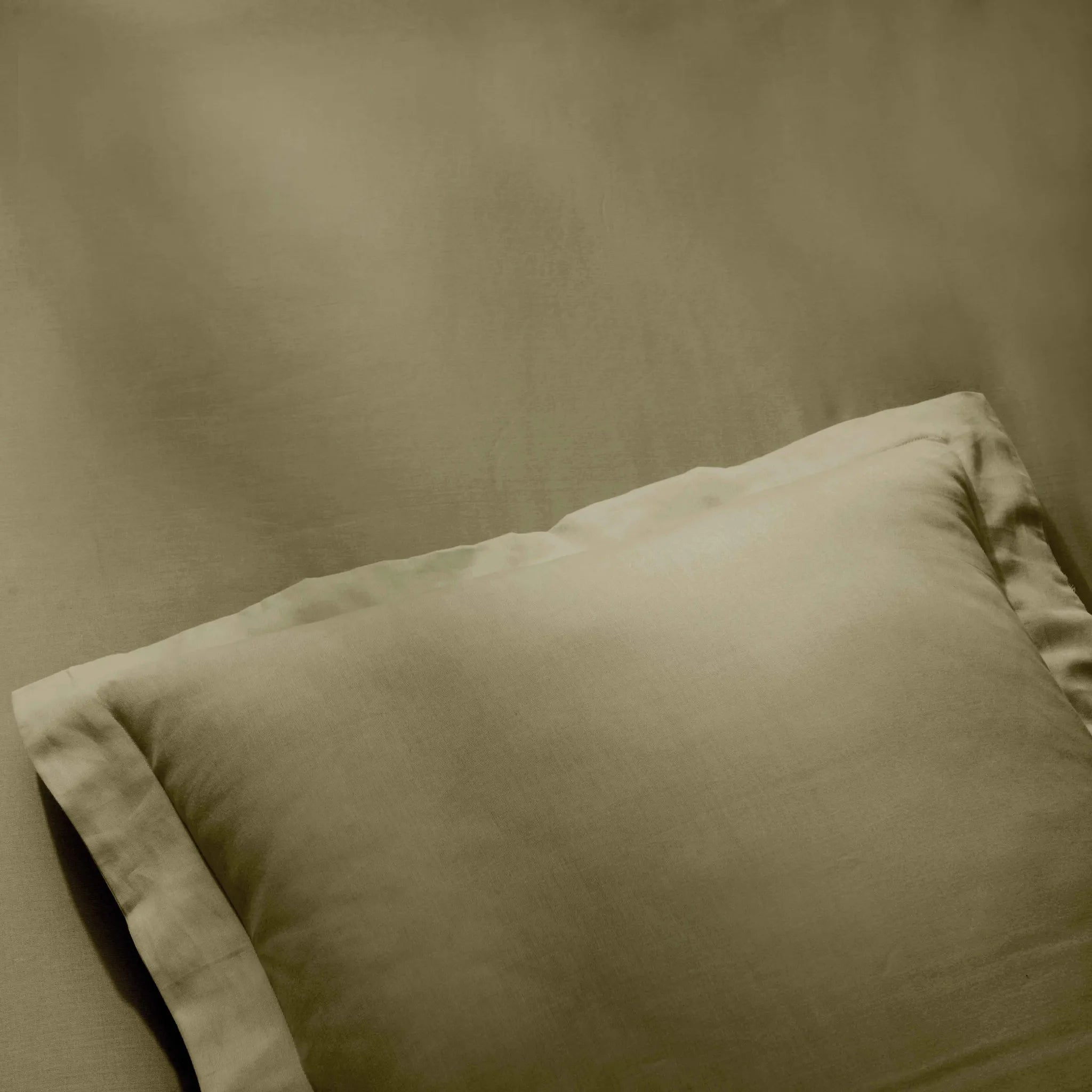 Egyptian Cotton 400 Thread Count Solid Luxury Duvet Cover Set - Egyptian Cotton Duvet Cover Set by Superior Brand