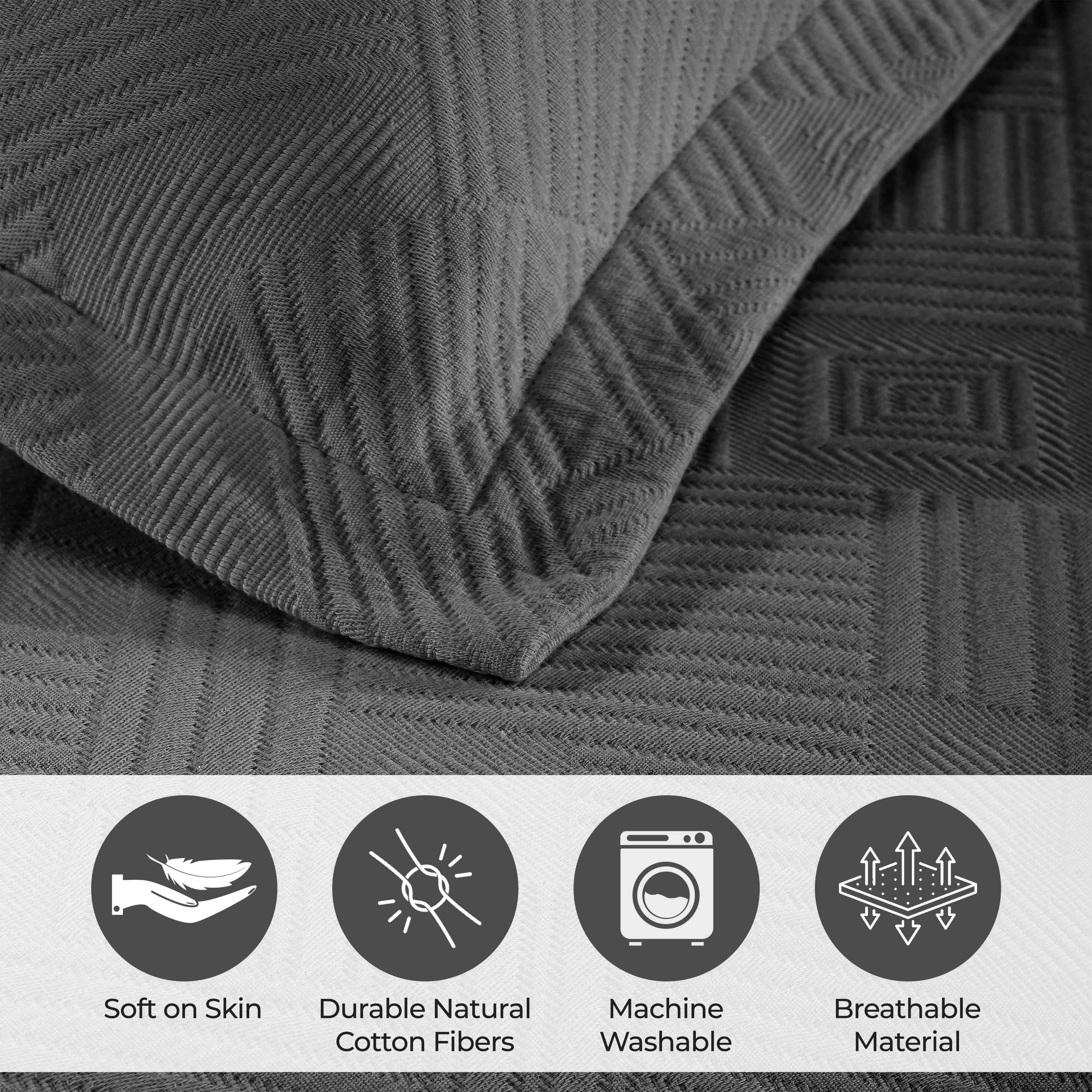 Lightweight Cotton Bedspread Sets 3-Piece Geometric Fret Jacquard Matelassé Scalloped - Bedspread by Superior Brand