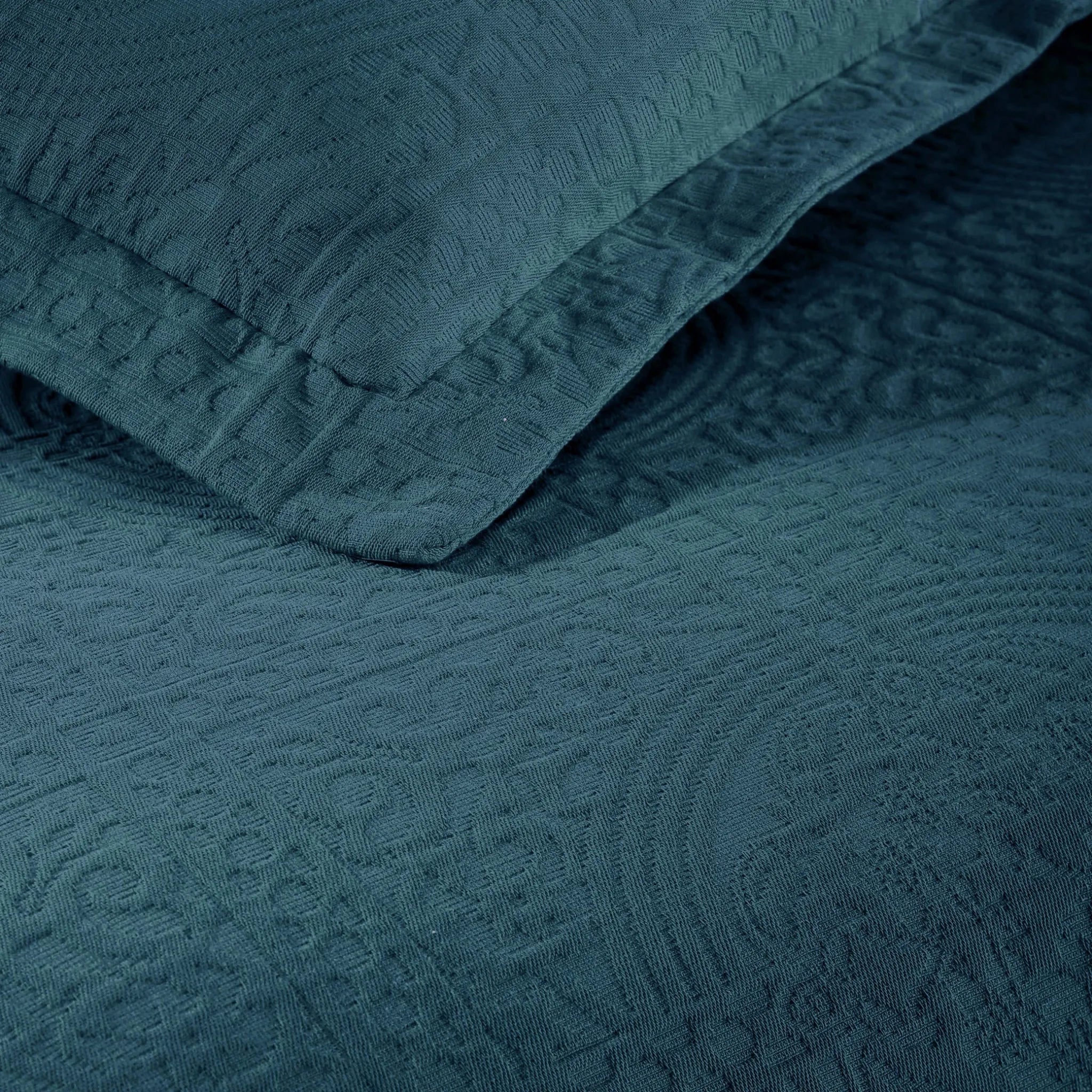 Fleur De Lis Jacquard Matelassé Cotton Medallion Bedspread Set - Bedspread by Superior Brand