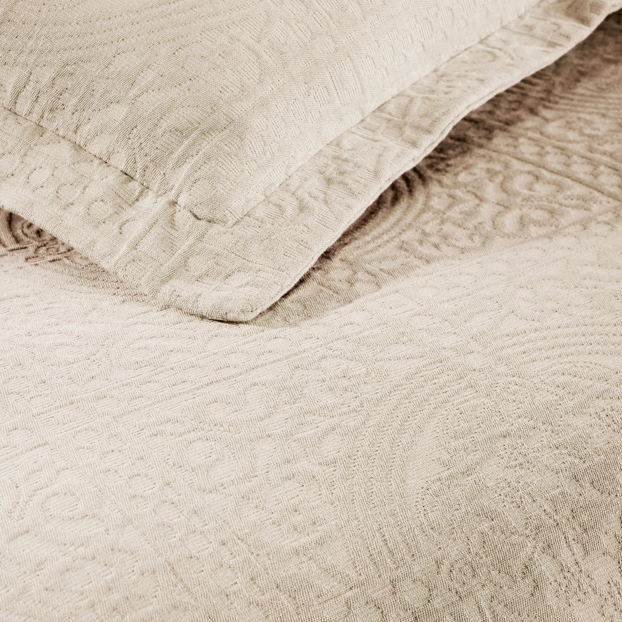 Fleur De Lis Jacquard Matelassé Cotton Medallion Bedspread Set - Bedspread by Superior Brand