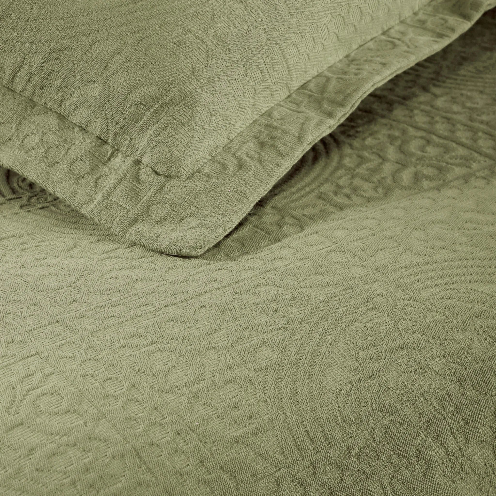 Fleur De Lis Jacquard Matelassé Cotton Medallion Bedspread Set - Bedspread by Superior Brand