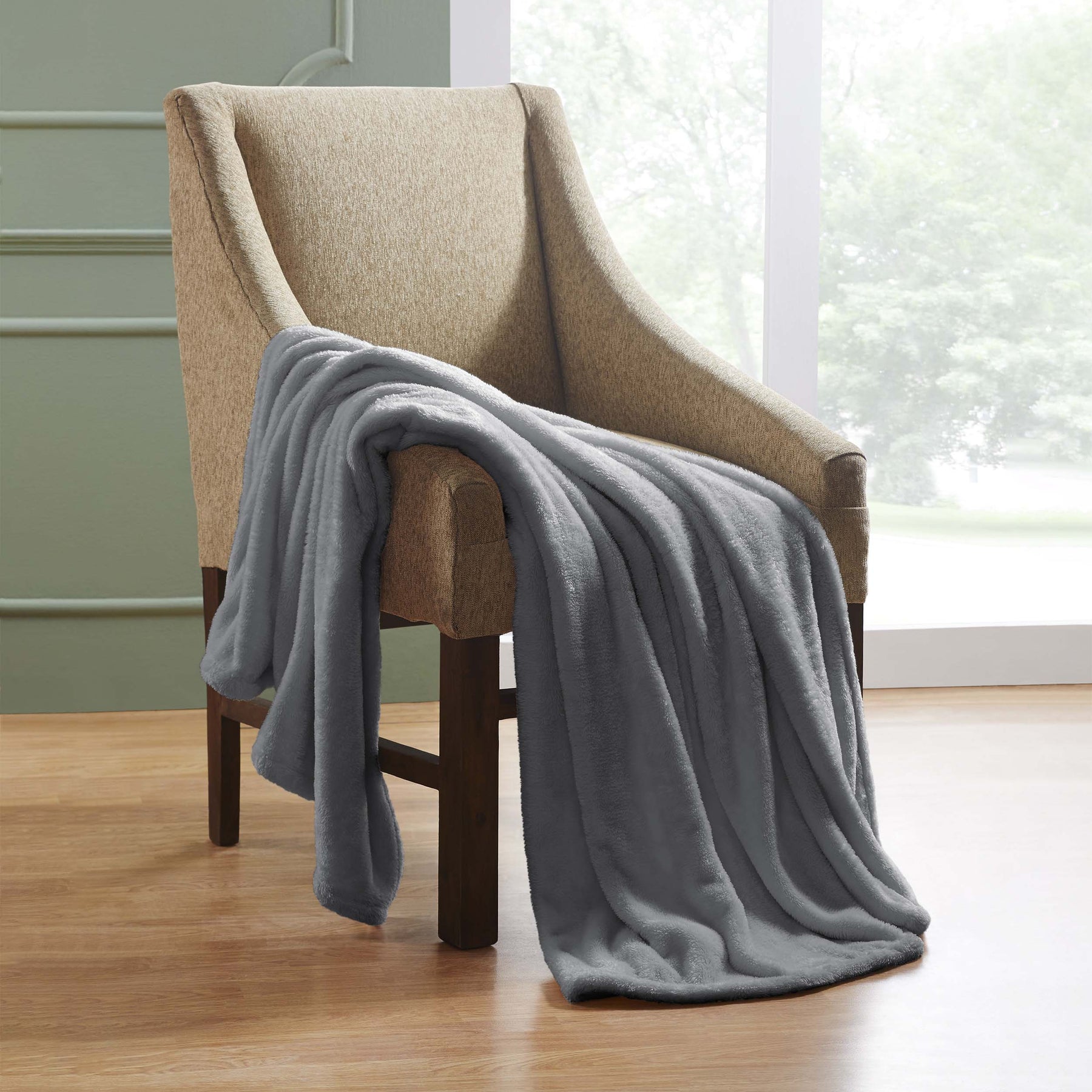 Superior Fleece Plush Medium Weight Fluffy Soft Decorative Solid Blanket