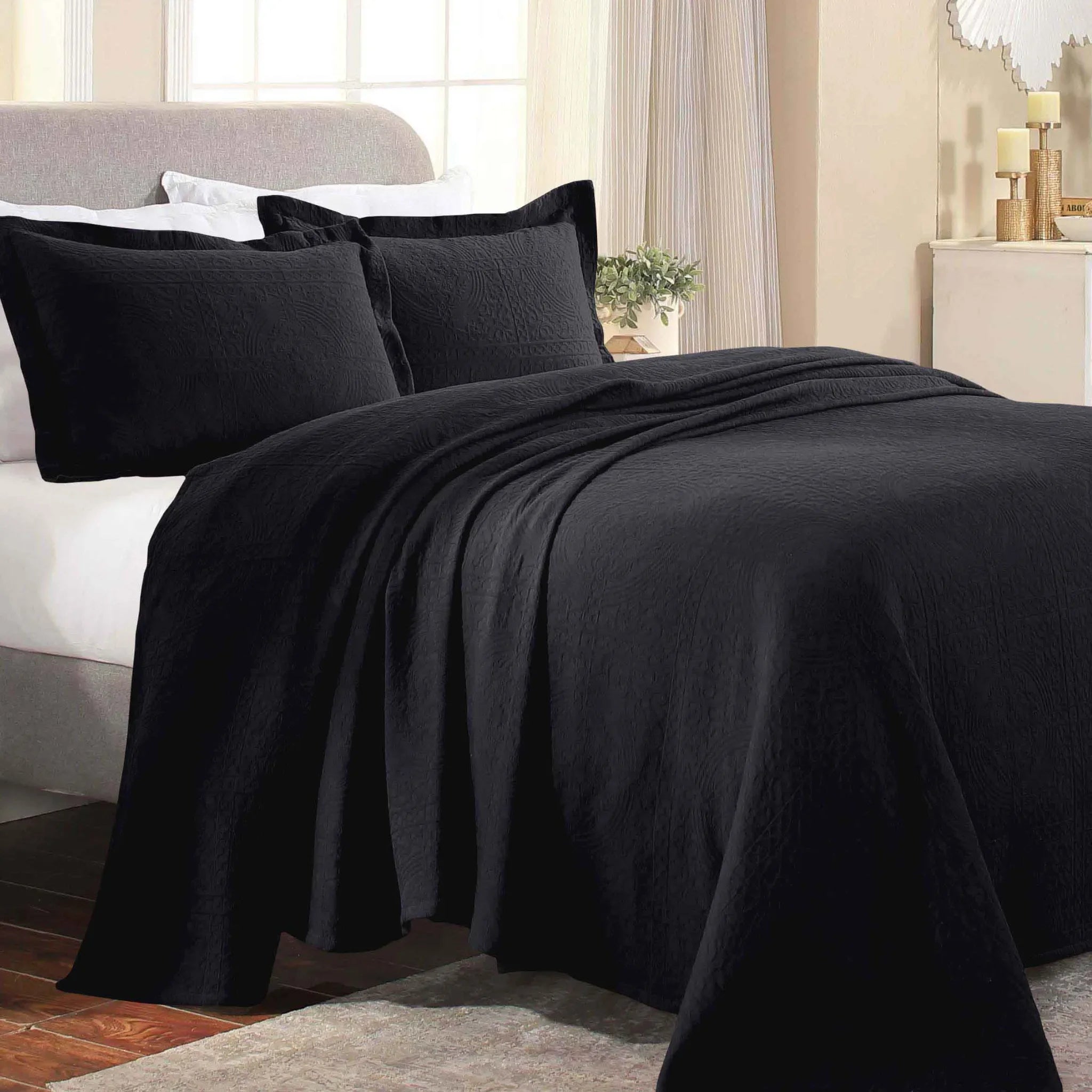Lightweight Cotton Bedspread Sets 3-Piece Fleur De Lis Jacquard Matelassé - Bedspread by Superior Brand