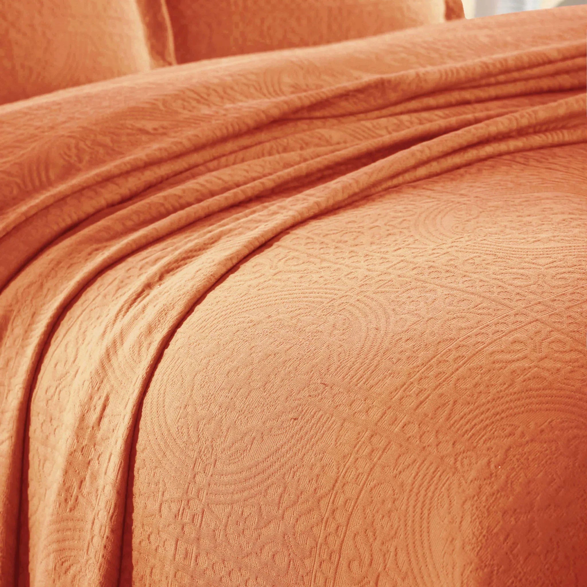 Lightweight Cotton Bedspread Sets 3-Piece Fleur De Lis Jacquard Matelassé - Bedspread by Superior Brand