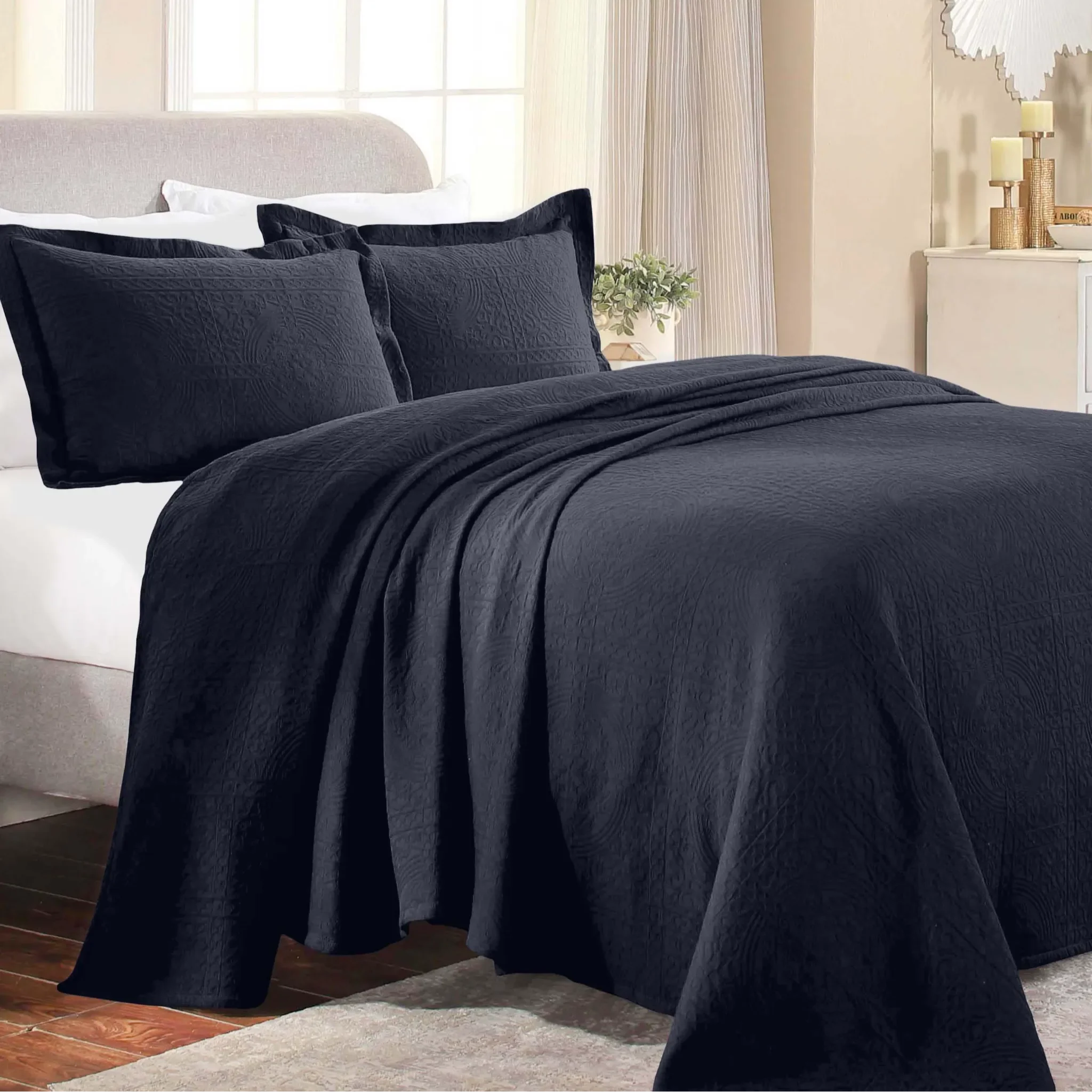 Lightweight Cotton Bedspread Sets 3-Piece Fleur De Lis Jacquard Matelassé - Bedspread by Superior Brand