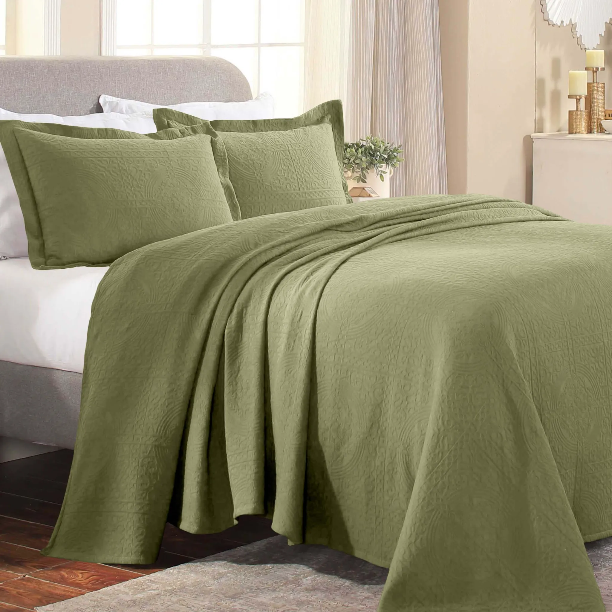 Fleur De Lis Jacquard Matelassé Cotton Medallion Bedspread Set - Bedspread by Superior Brand
