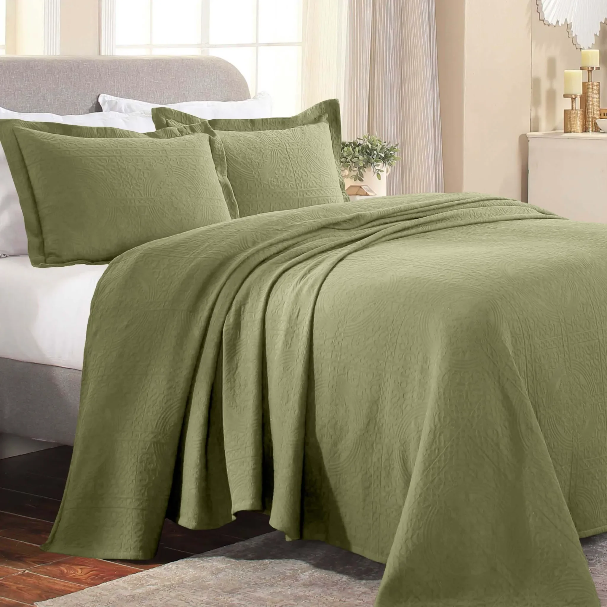 Lightweight Cotton Bedspread Sets 3-Piece Fleur De Lis Jacquard Matelassé - Bedspread by Superior Brand