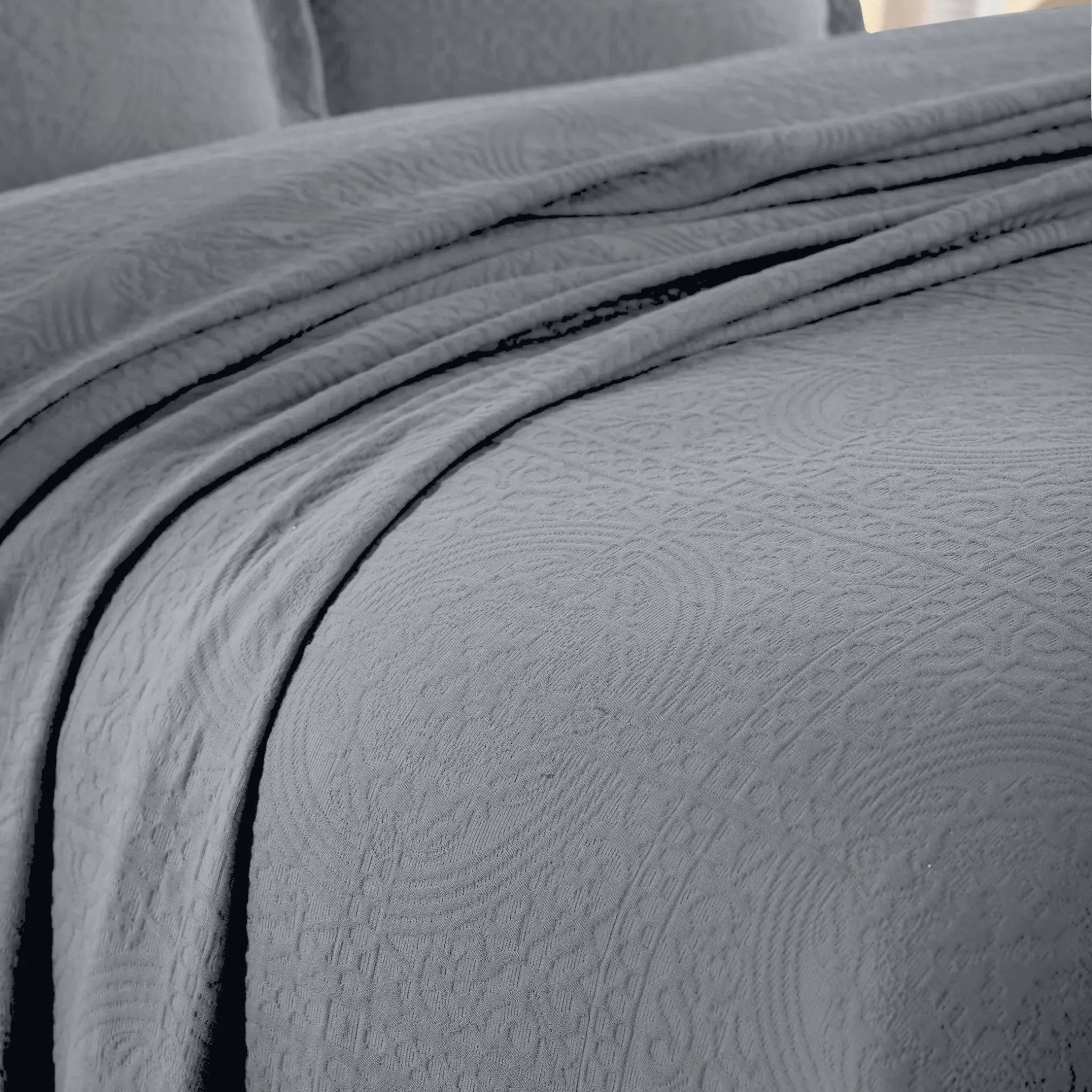 Lightweight Cotton Bedspread Sets 3-Piece Fleur De Lis Jacquard Matelassé - Bedspread by Superior Brand