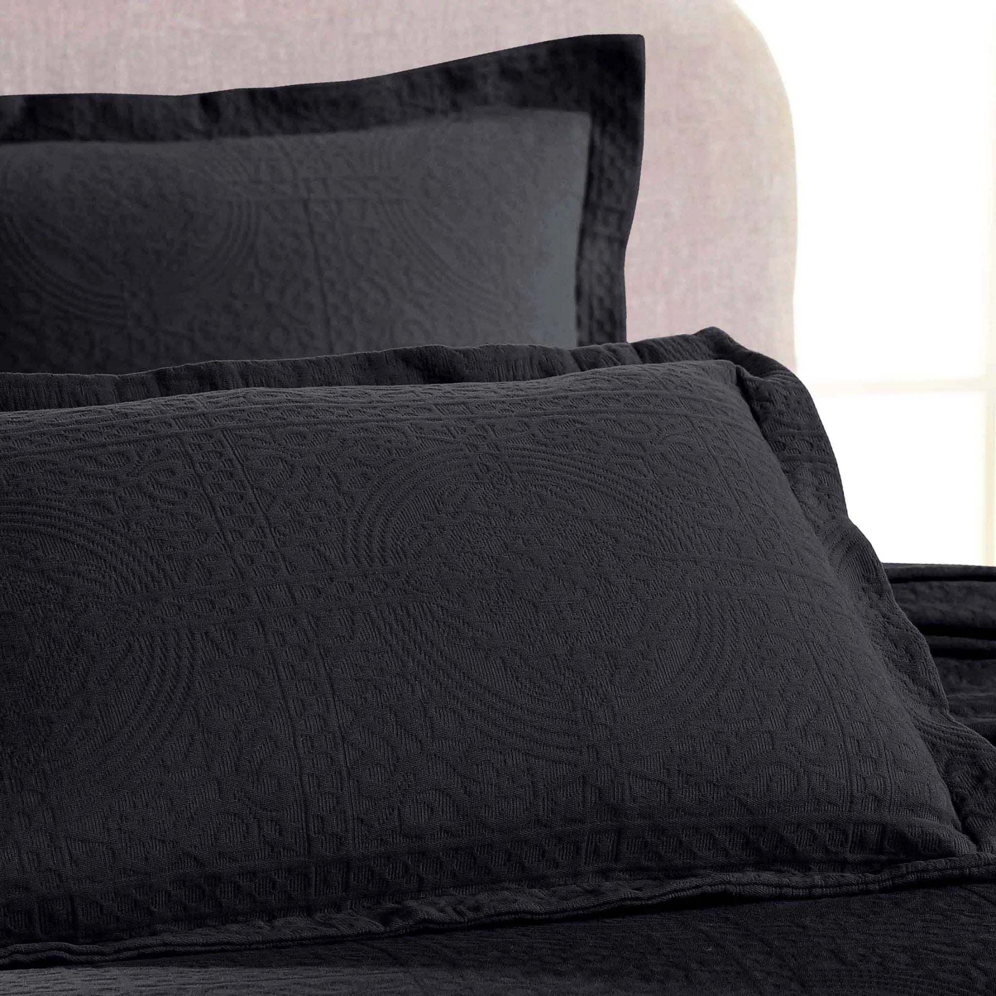 Fleur De Lis Jacquard Matelassé Cotton Medallion Bedspread Set - Bedspread by Superior Brand