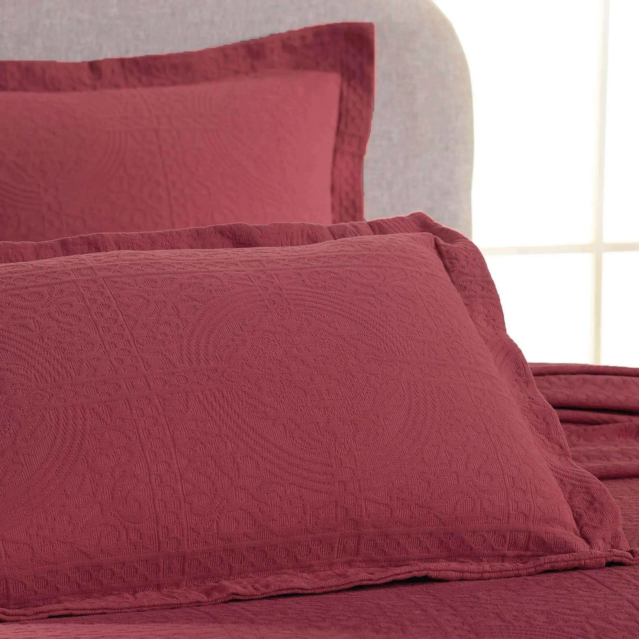 Fleur De Lis Jacquard Matelassé Cotton Medallion Bedspread Set - Bedspread by Superior Brand