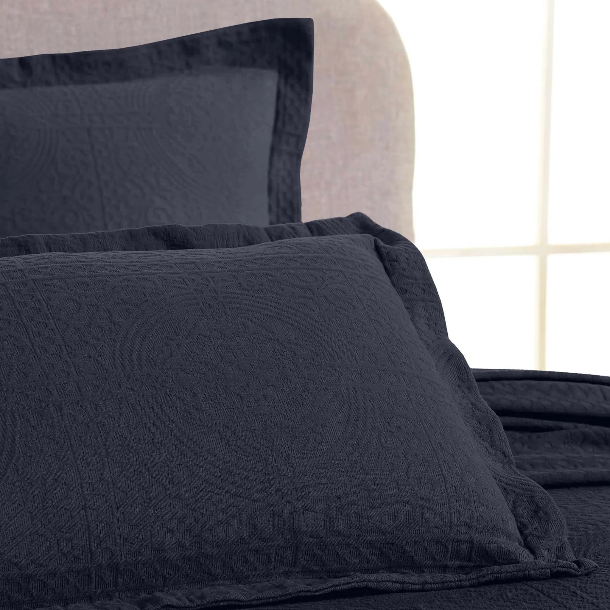 Fleur De Lis Jacquard Matelassé Cotton Medallion Bedspread Set - Bedspread by Superior Brand
