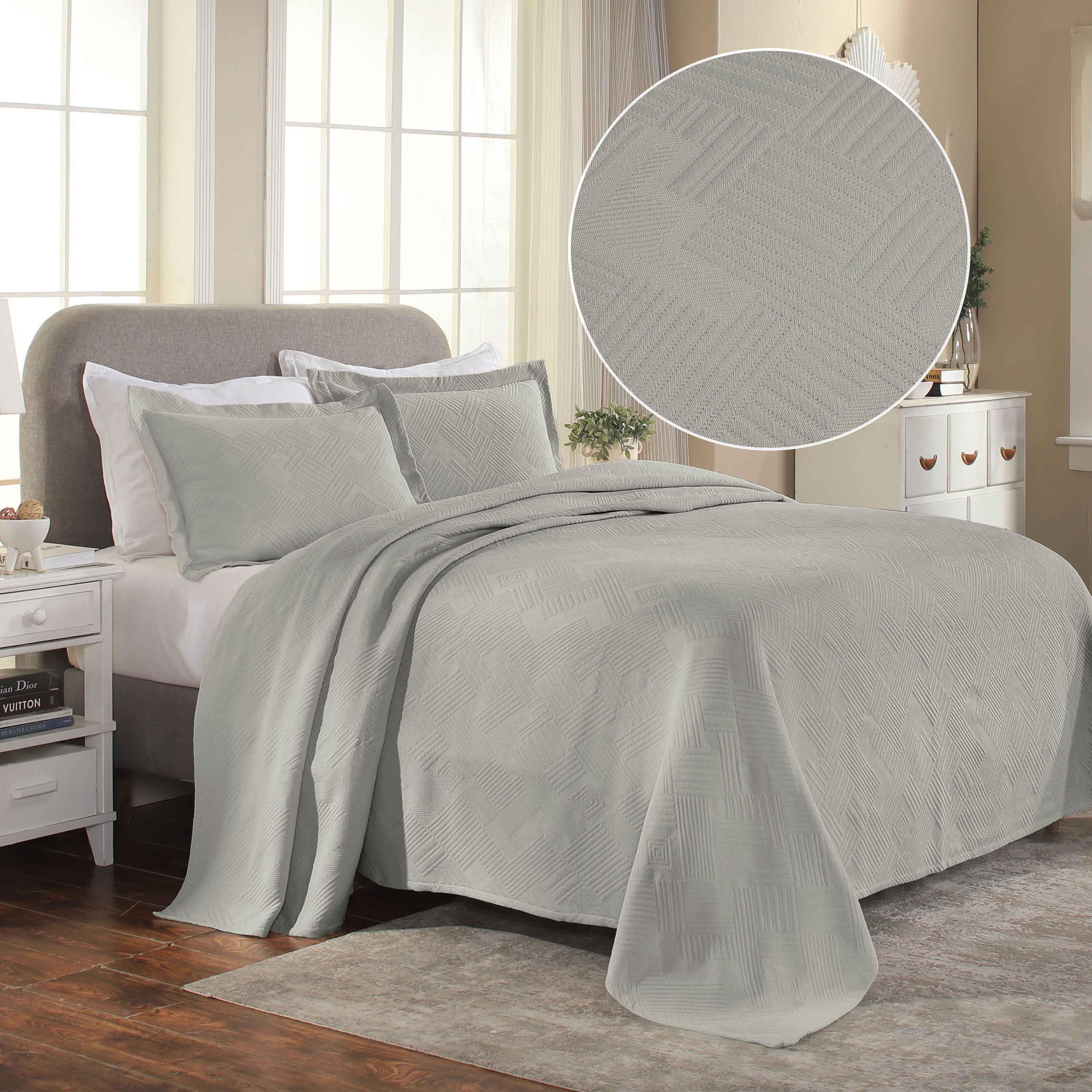 Lightweight Cotton Bedspread Sets 3-Piece Geometric Fret Jacquard Matelassé Scalloped - Bedspread by Superior Brand