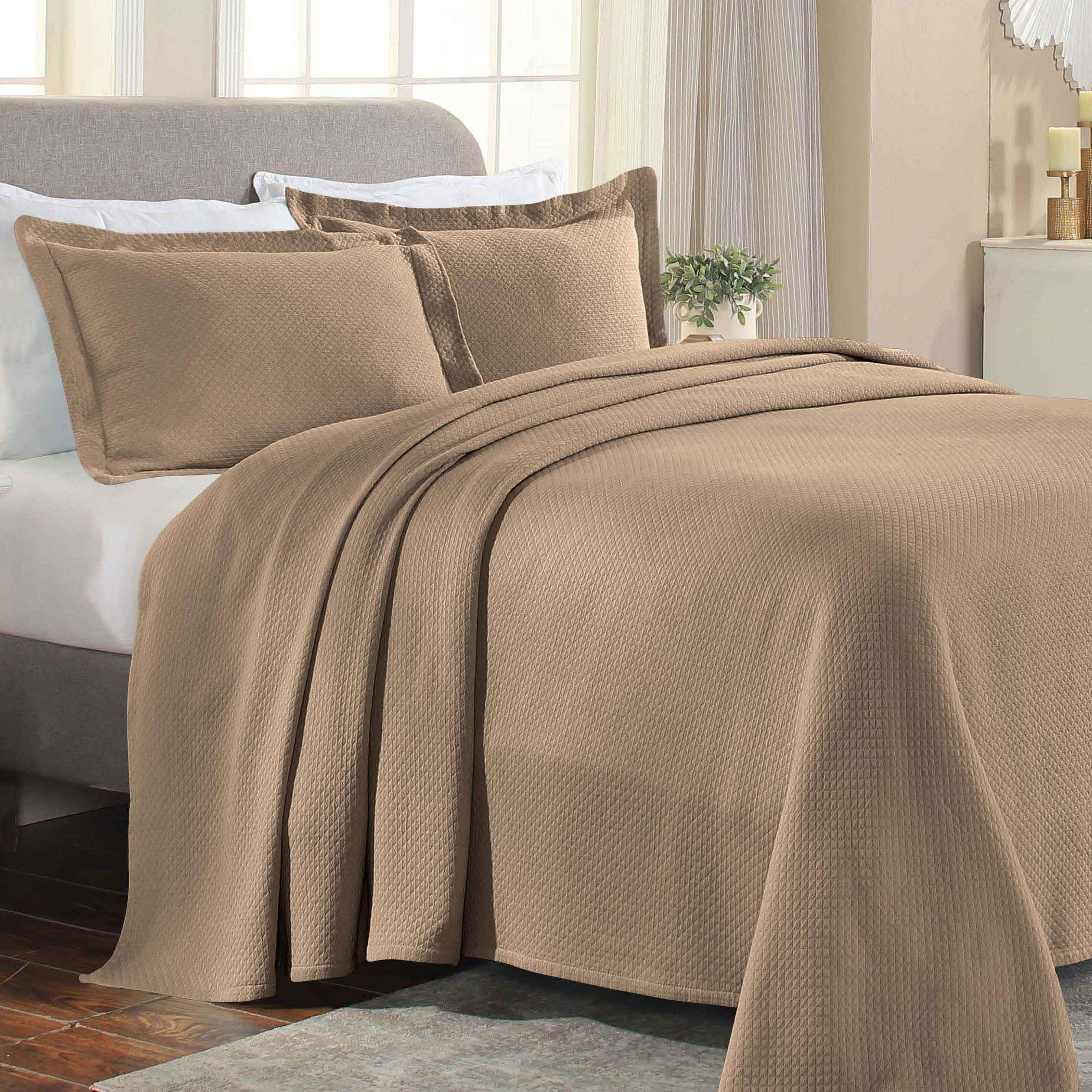Lightweight Cotton Bedspread Sets 3-Piece Diamond Jacquard Matelassé - Bedspread by Superior Brand