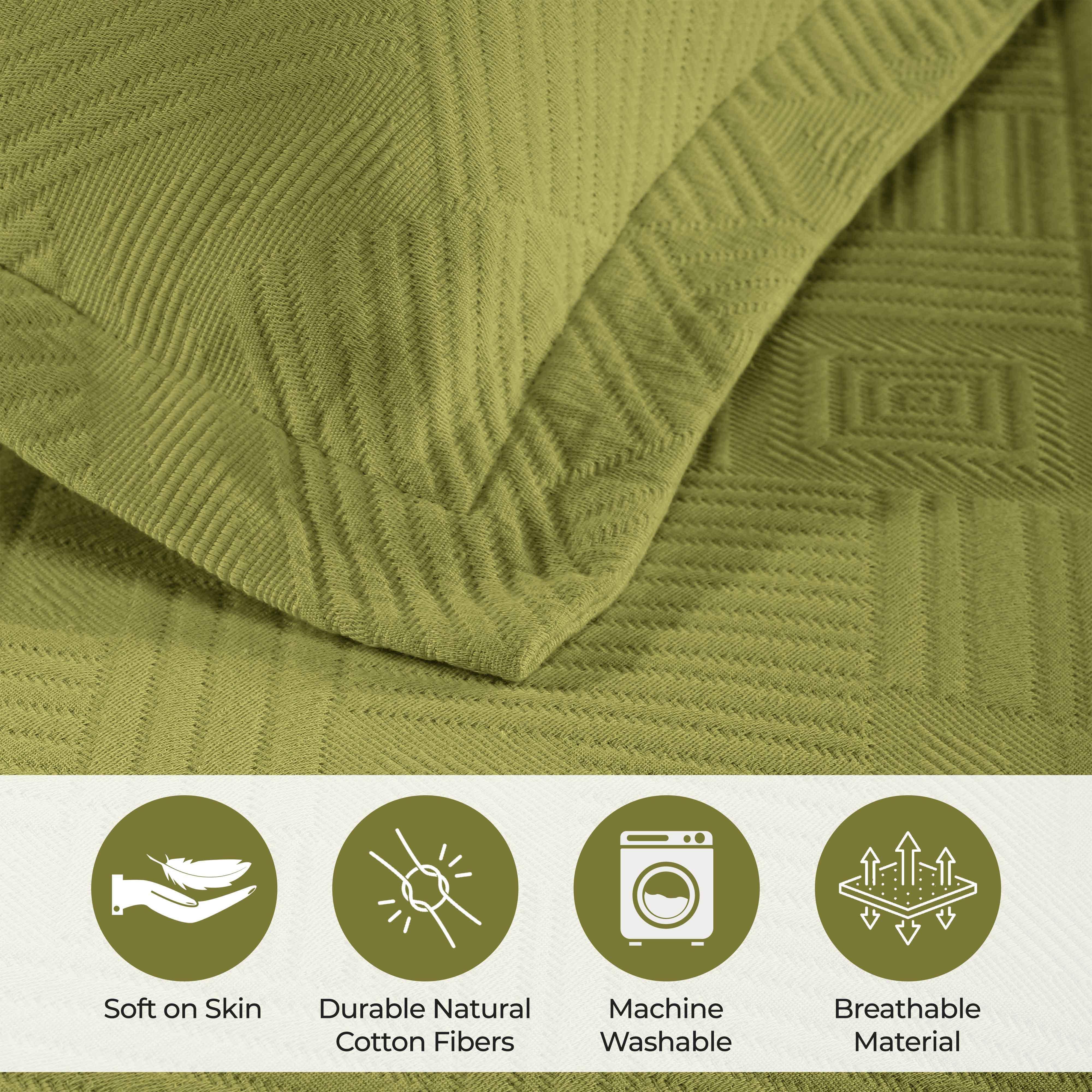 Lightweight Cotton Bedspread Sets 3-Piece Geometric Fret Jacquard Matelassé Scalloped - Bedspread by Superior Brand