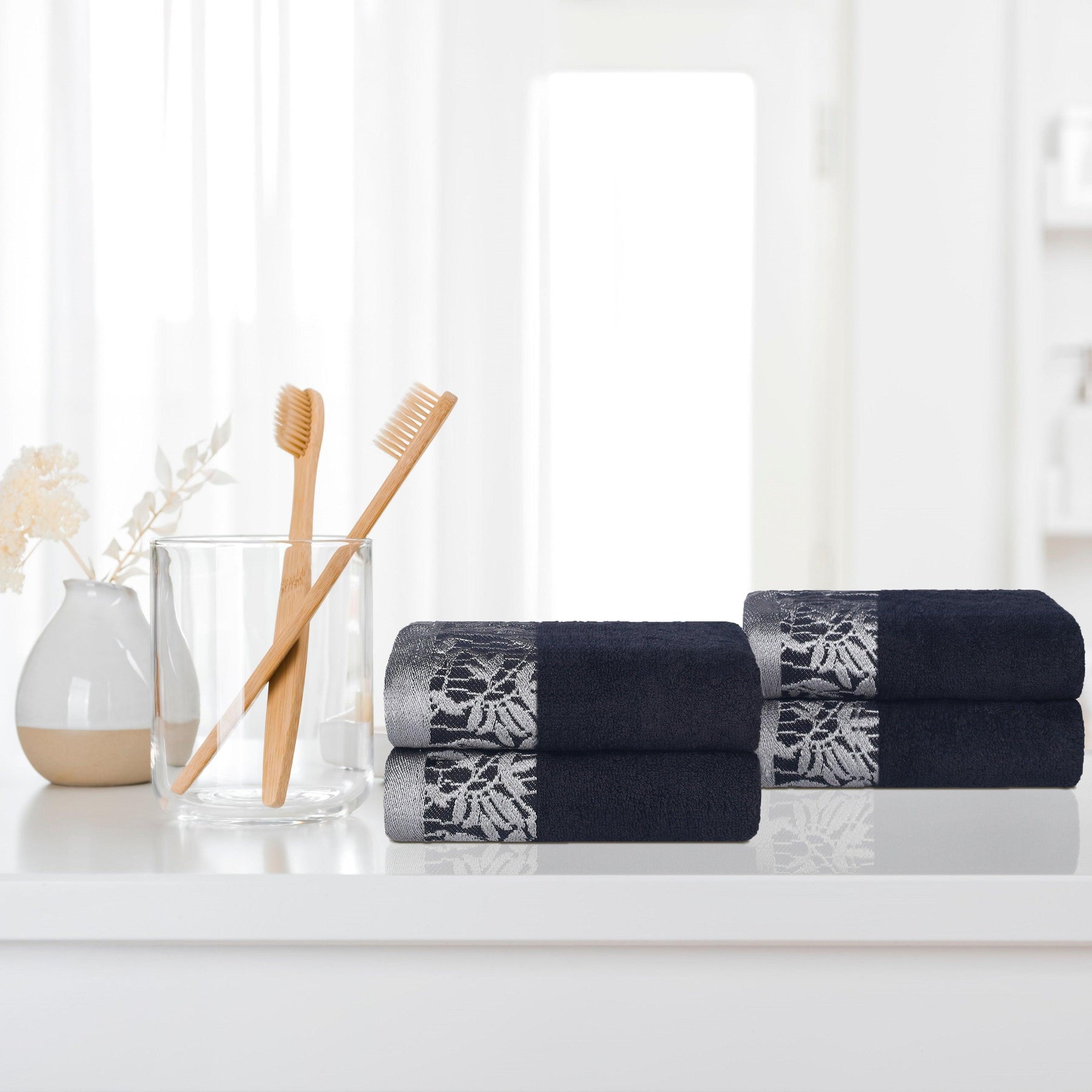 Superior Wisteria Cotton Floral Jacquard Border Hand Towels (Set of 4)