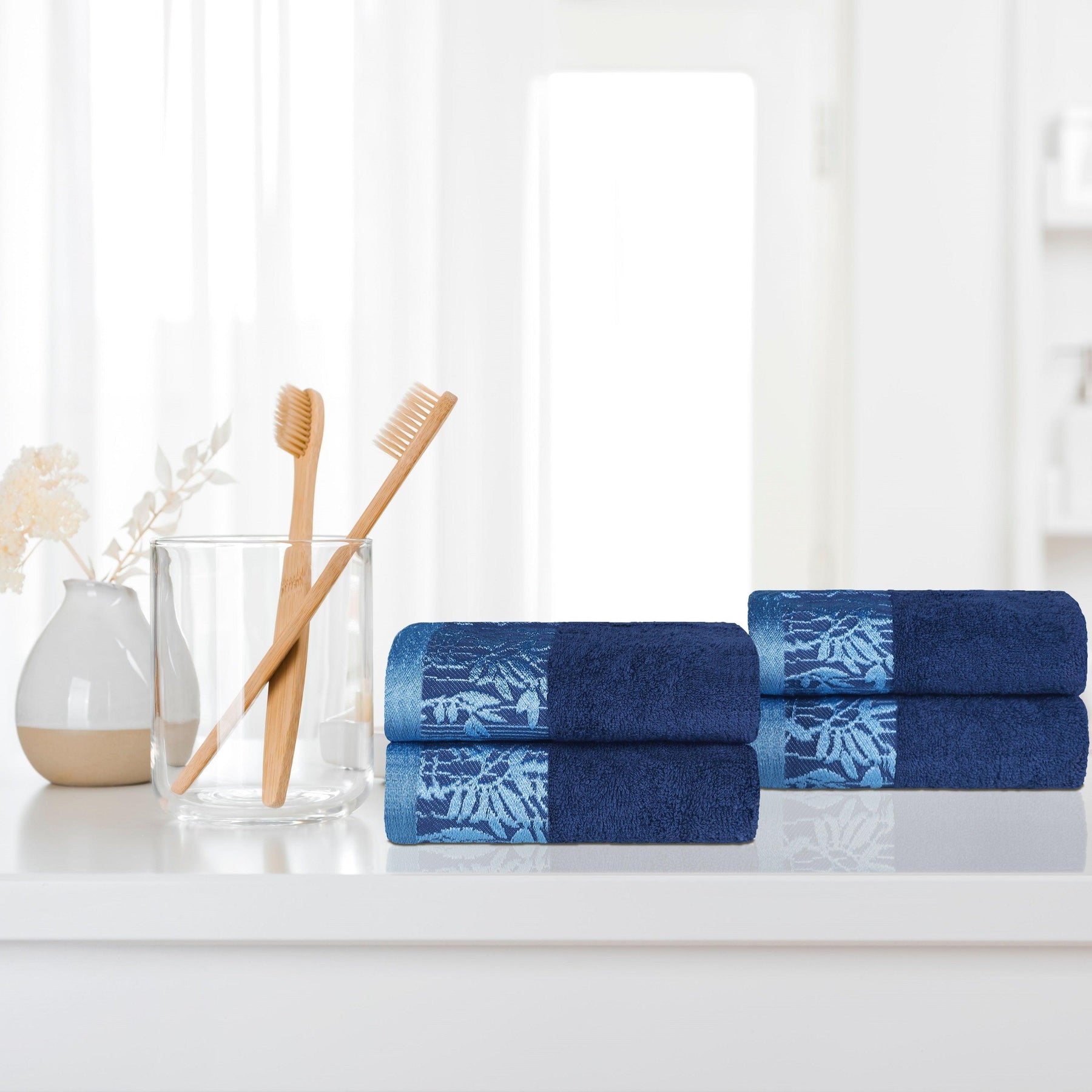 Superior Wisteria Cotton Floral Jacquard Border Hand Towels (Set of 4)