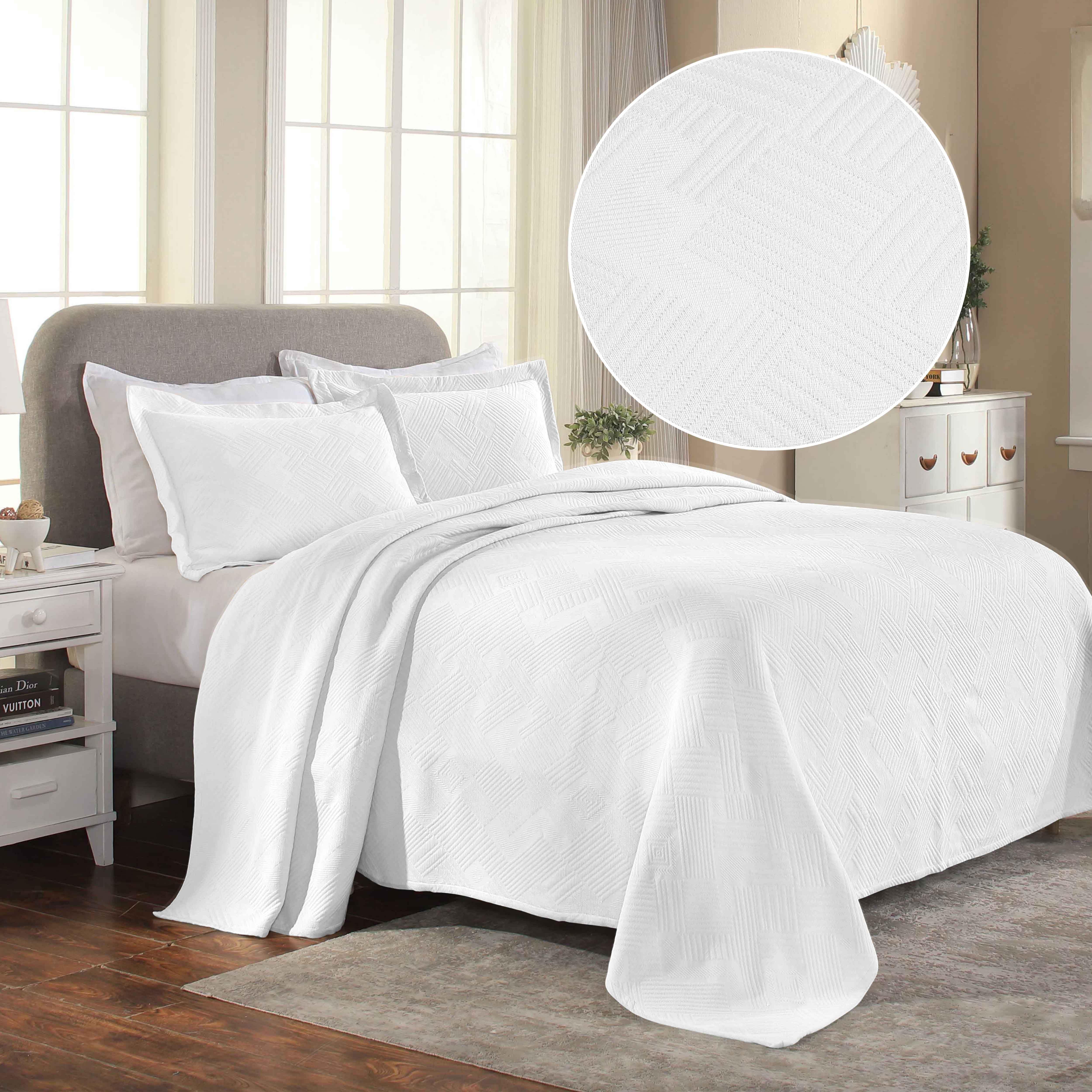 Lightweight Cotton Bedspread Sets 3-Piece Geometric Fret Jacquard Matelassé Scalloped - Bedspread by Superior Brand