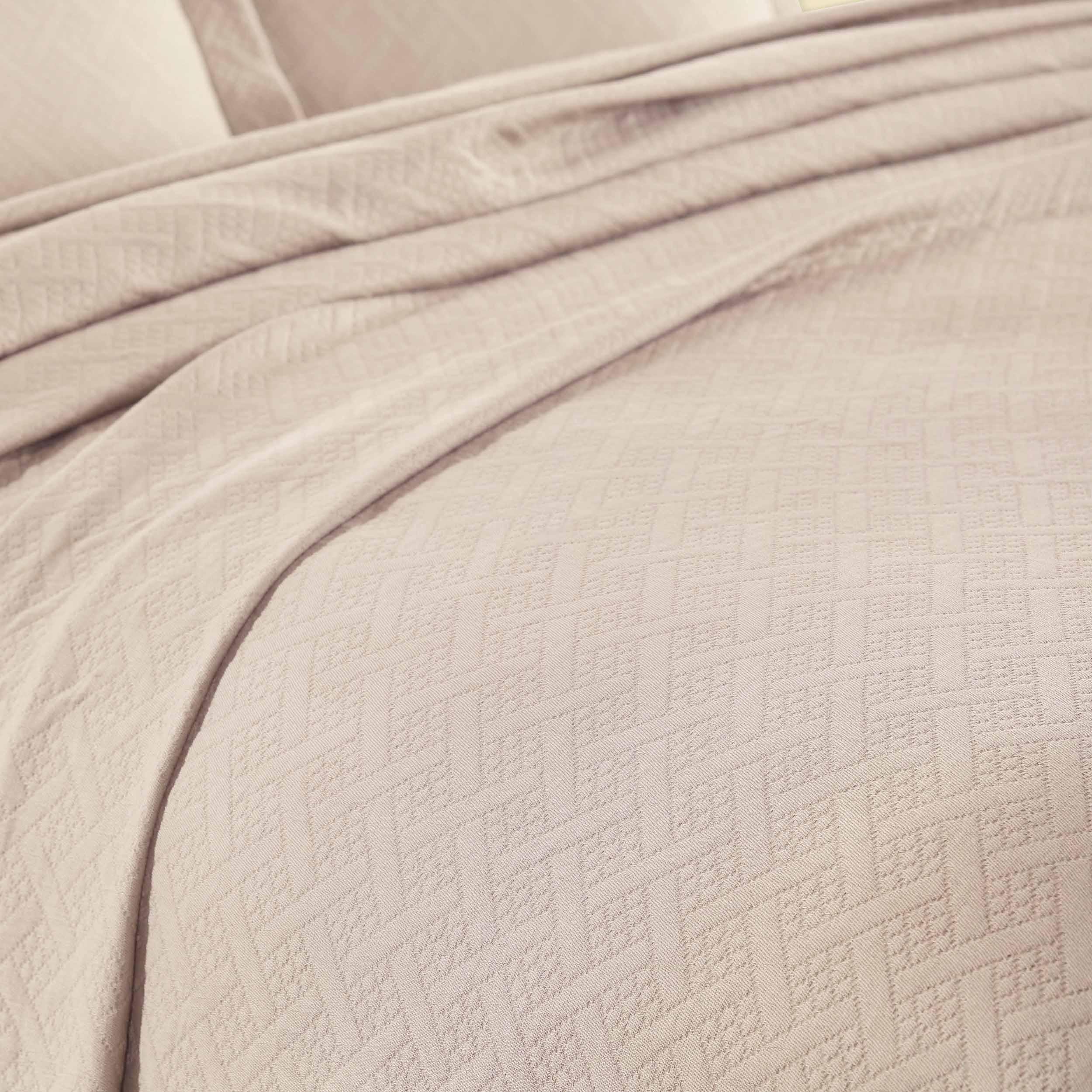 Lightweight Cotton Matelassé Bedspread Set 3-Piece Basketweave Jacquard - Bedspread by Superior Brand