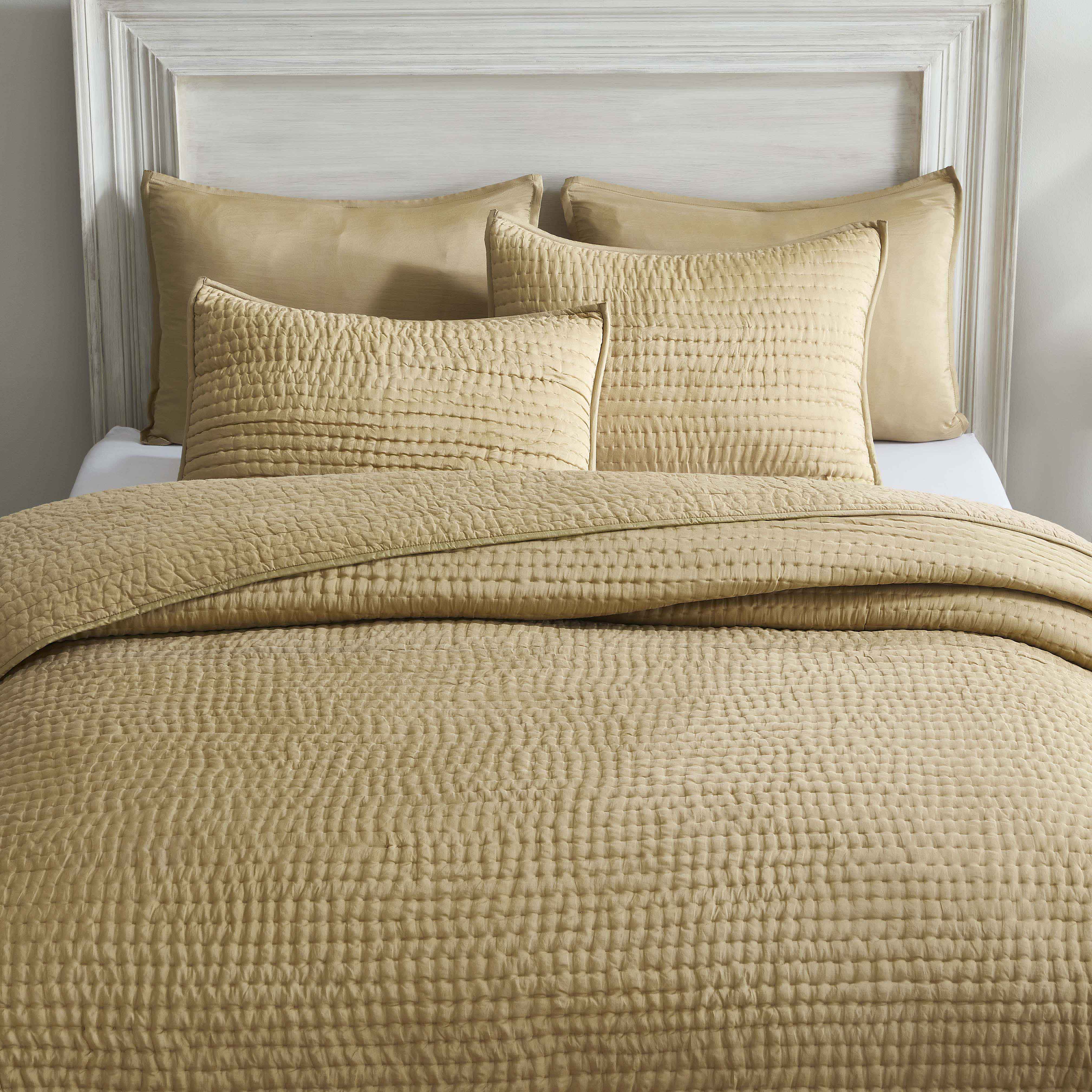 Bella 100% Silk All-Season Hand Quilted Handmade Quilt Set - Quilt Set by Superior Brand