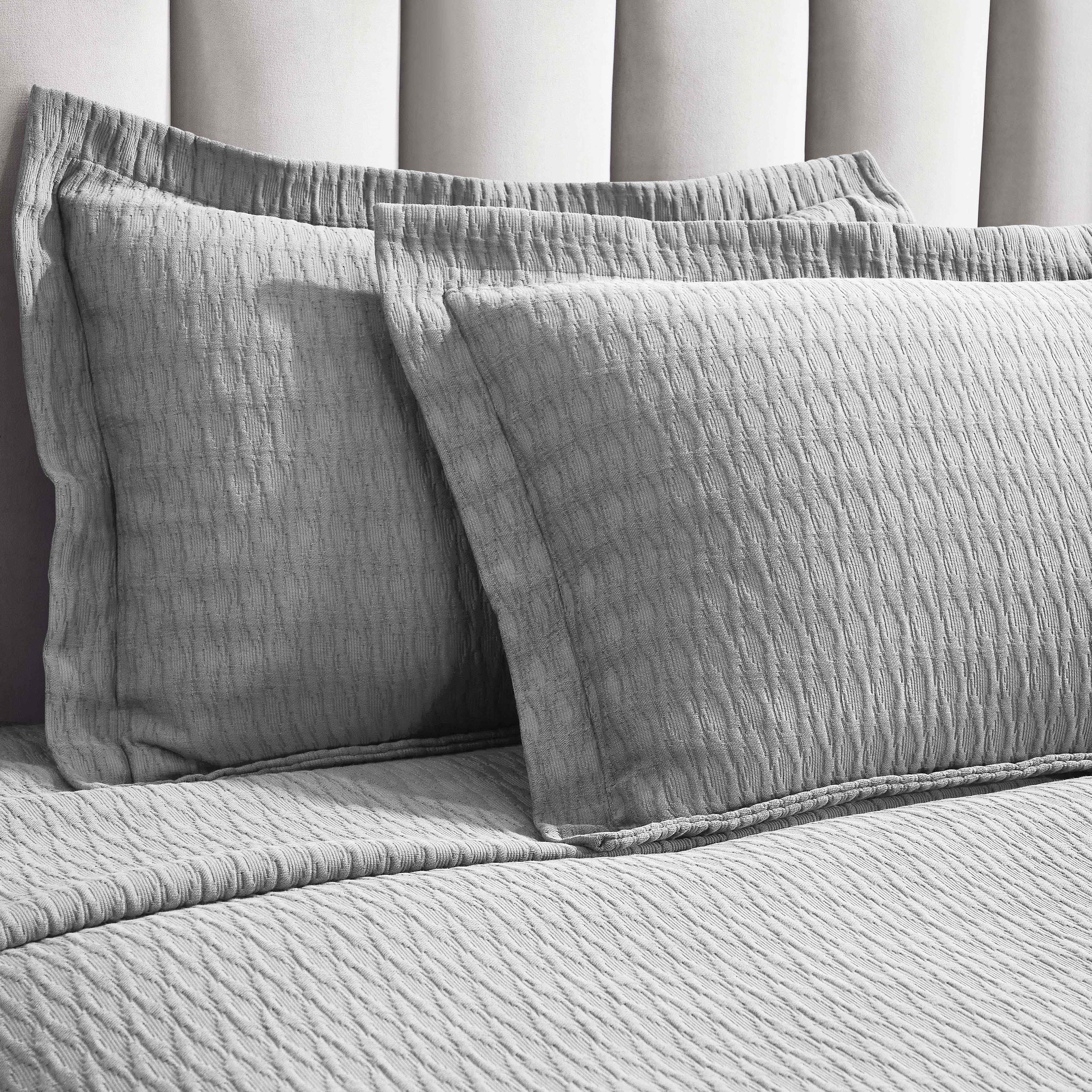 Lightweight Cotton Bedspread Sets 3-Piece Calvert Diamond Matelassé Jacquard - Bedspread by Superior Brand