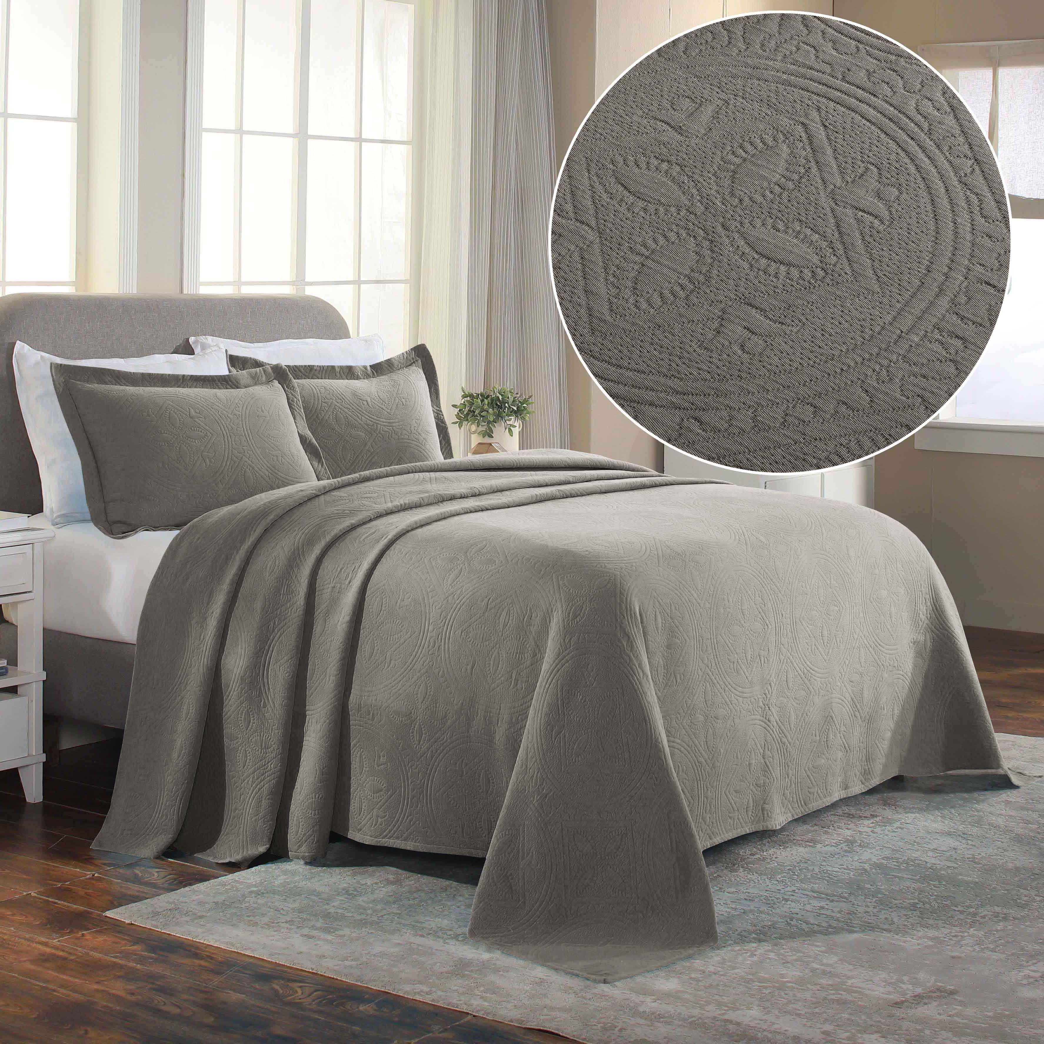 Lightweight Cotton Bedspread Sets 3-Piece Celtic Circle Jacquard Matelassé - Bedspread by Superior Brand