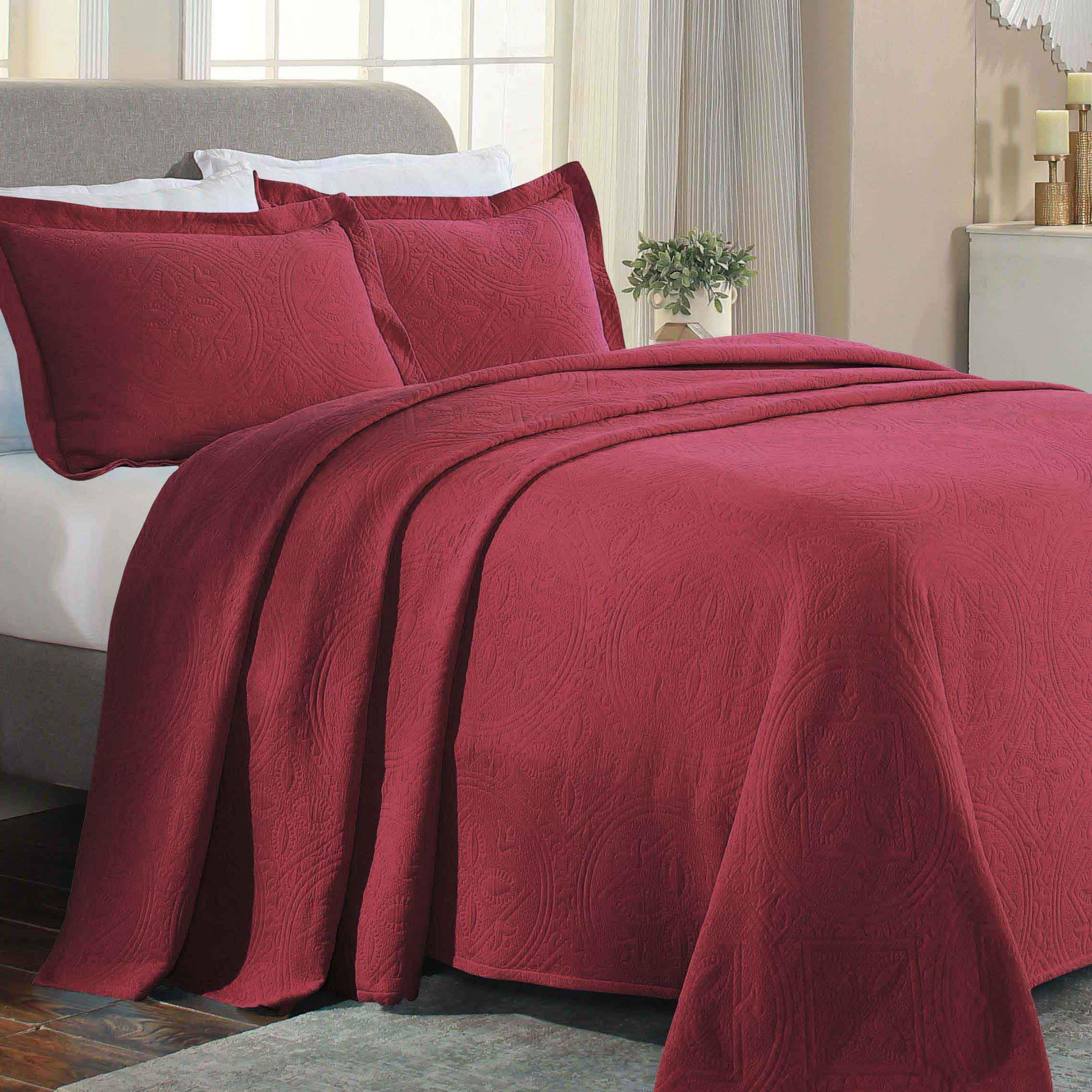 Lightweight Cotton Bedspread Sets 3-Piece Celtic Circle Jacquard Matelassé - Bedspread by Superior Brand