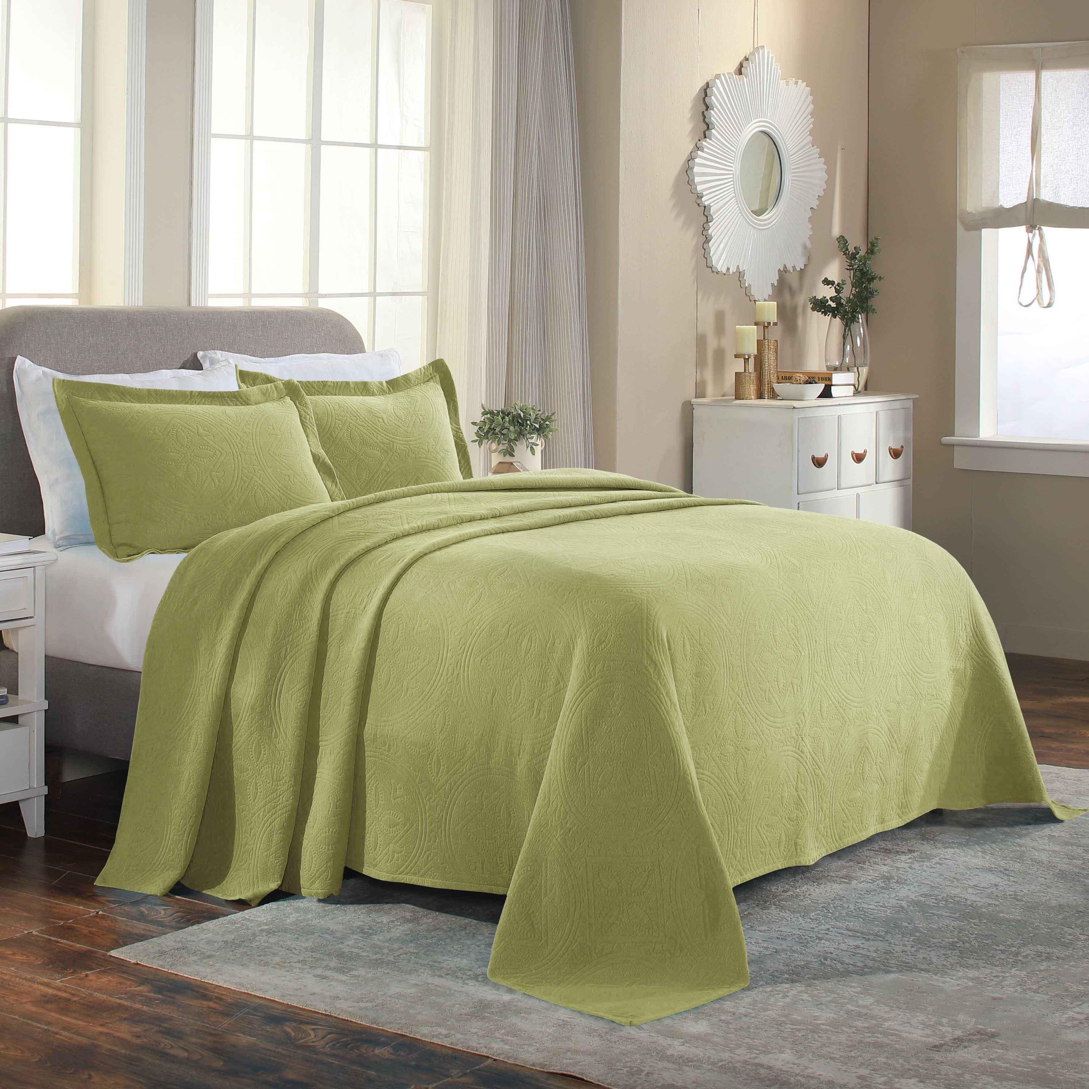 Lightweight Cotton Bedspread Sets 3-Piece Celtic Circle Jacquard Matelassé - Bedspread by Superior Brand