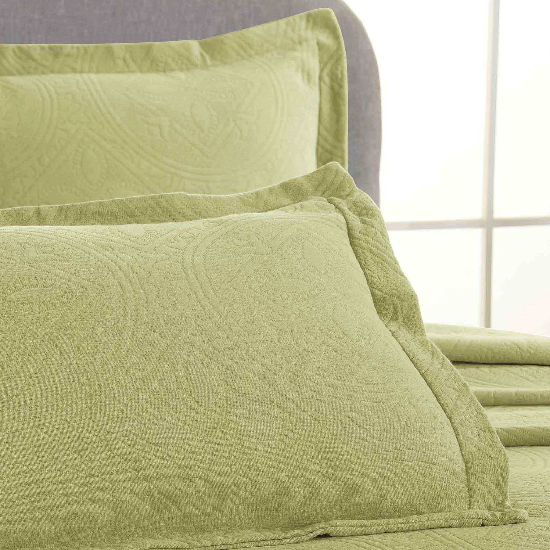 Lightweight Cotton Bedspread Sets 3-Piece Celtic Circle Jacquard Matelassé - Bedspread by Superior Brand