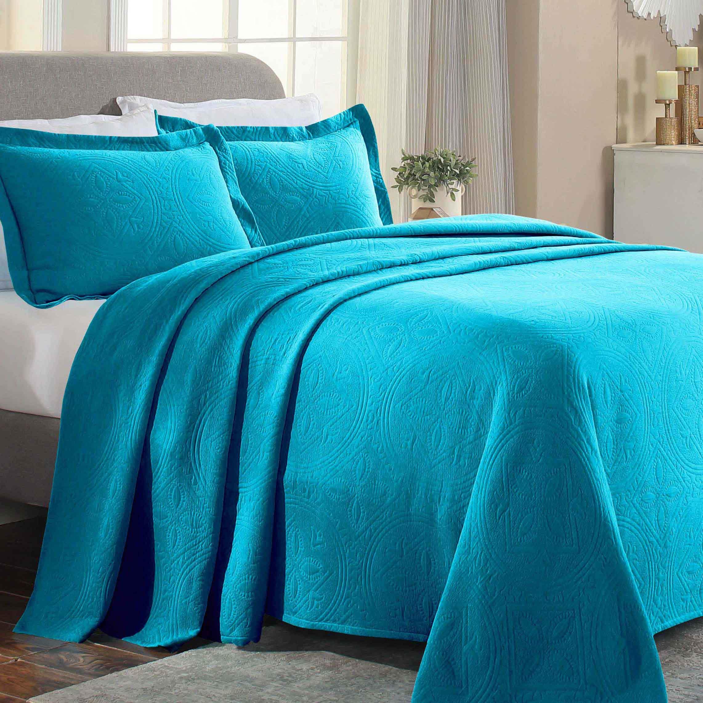 Lightweight Cotton Bedspread Sets 3-Piece Celtic Circle Jacquard Matelassé - Bedspread by Superior Brand