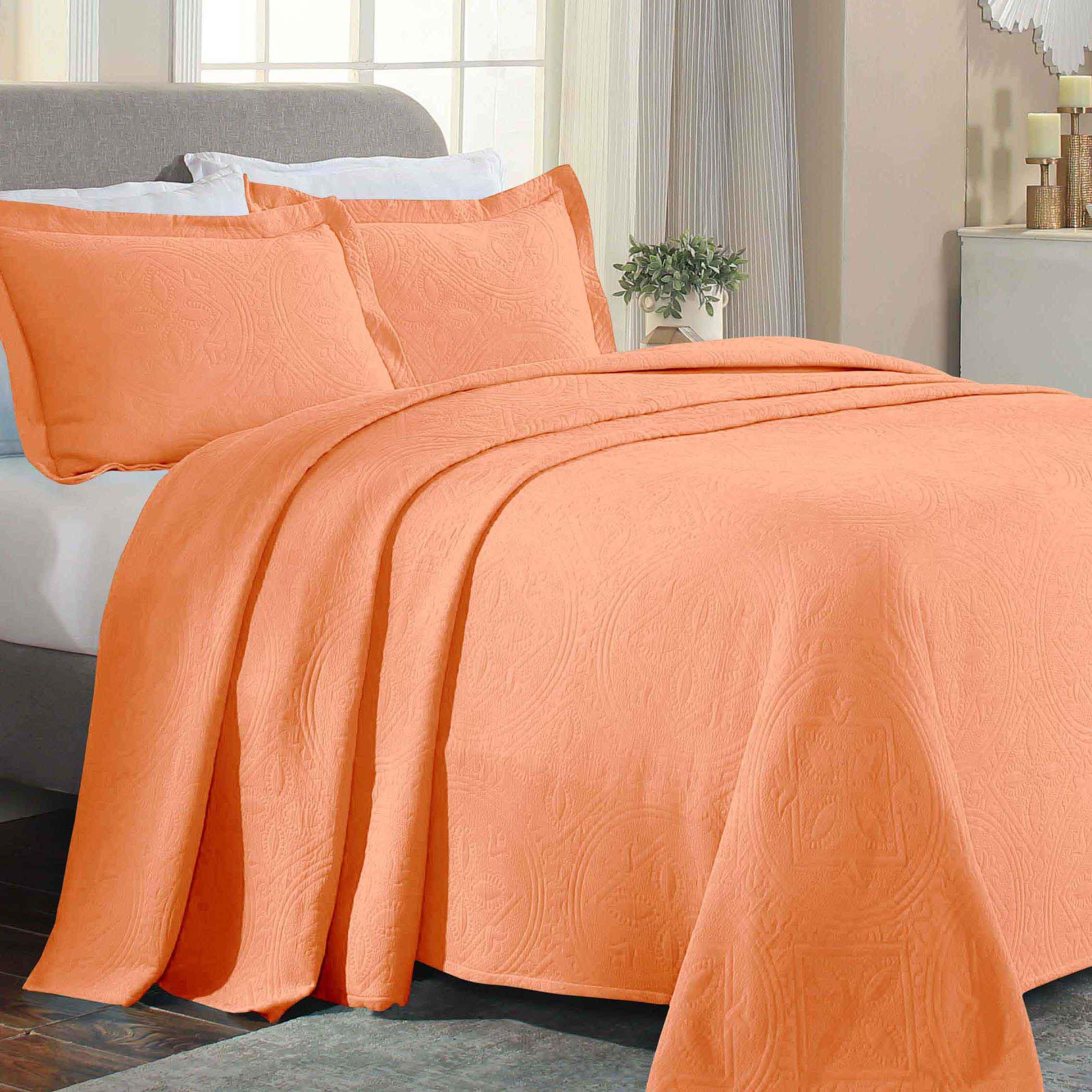 Lightweight Cotton Bedspread Sets 3-Piece Celtic Circle Jacquard Matelassé - Bedspread by Superior Brand