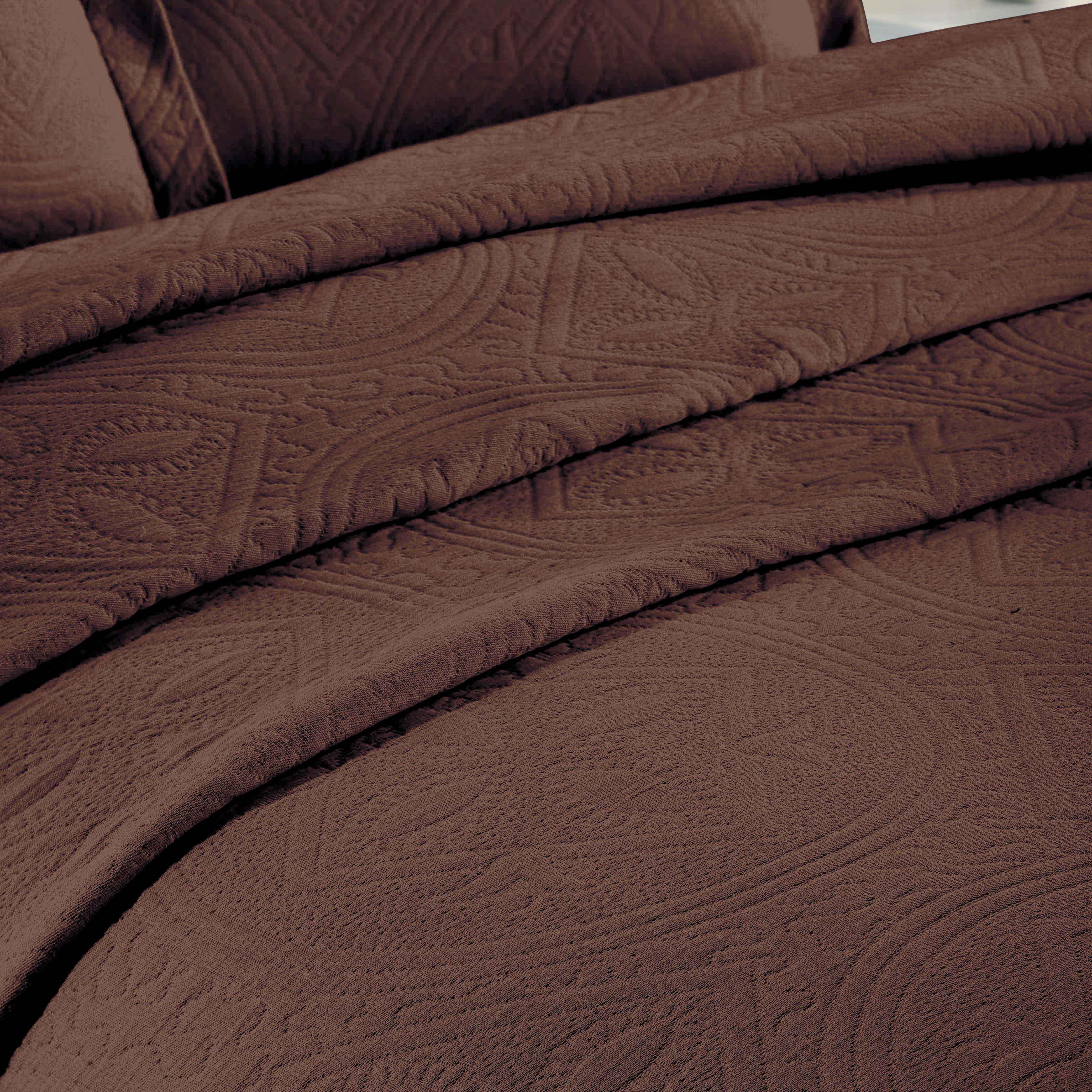 Lightweight Cotton Bedspread Sets 3-Piece Celtic Circle Jacquard Matelassé - Bedspread by Superior Brand