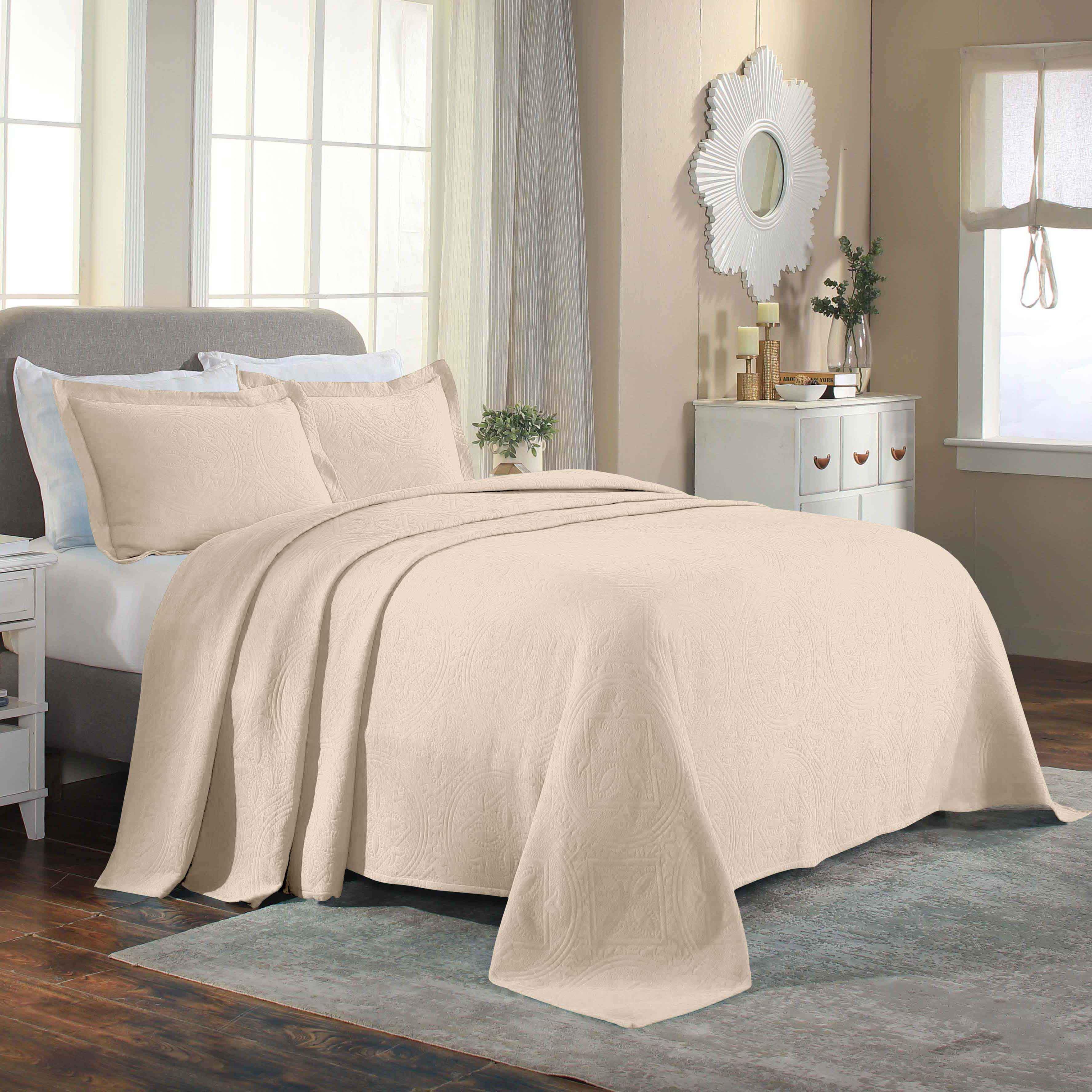 Lightweight Cotton Bedspread Sets 3-Piece Celtic Circle Jacquard Matelassé - Bedspread by Superior Brand