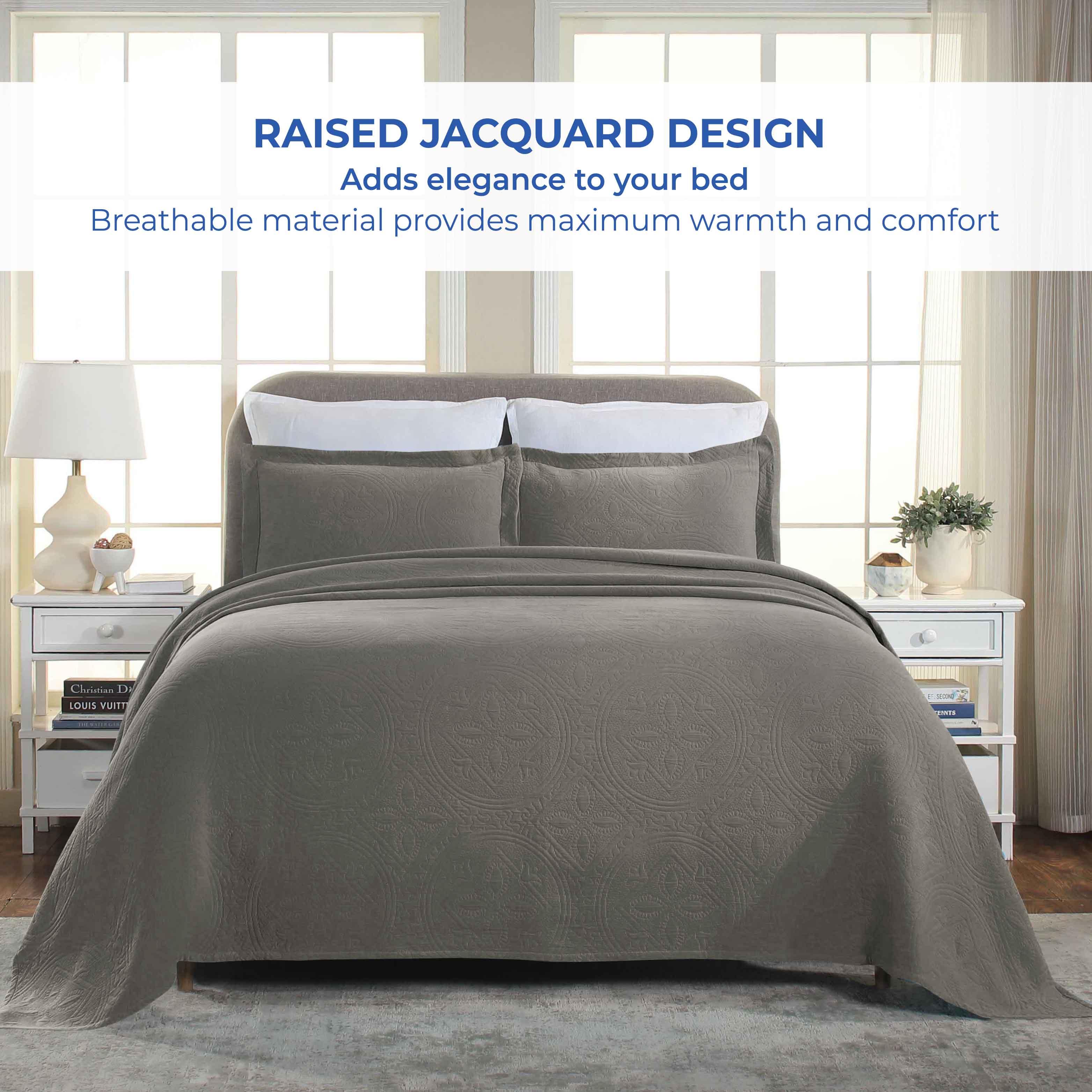 Lightweight Cotton Bedspread Sets 3-Piece Celtic Circle Jacquard Matelassé - Bedspread by Superior Brand