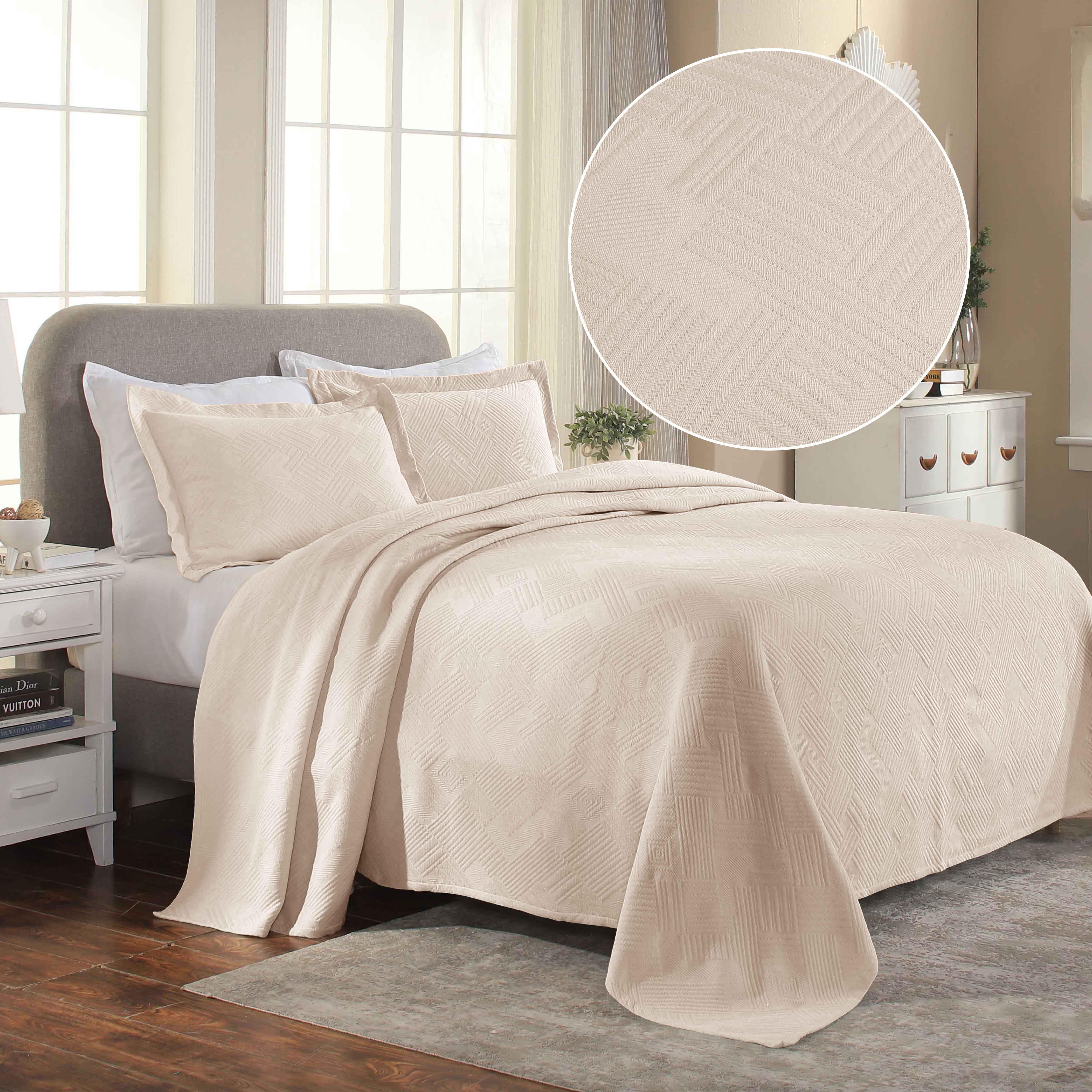 Lightweight Cotton Bedspread Sets 3-Piece Geometric Fret Jacquard Matelassé Scalloped - Bedspread by Superior Brand