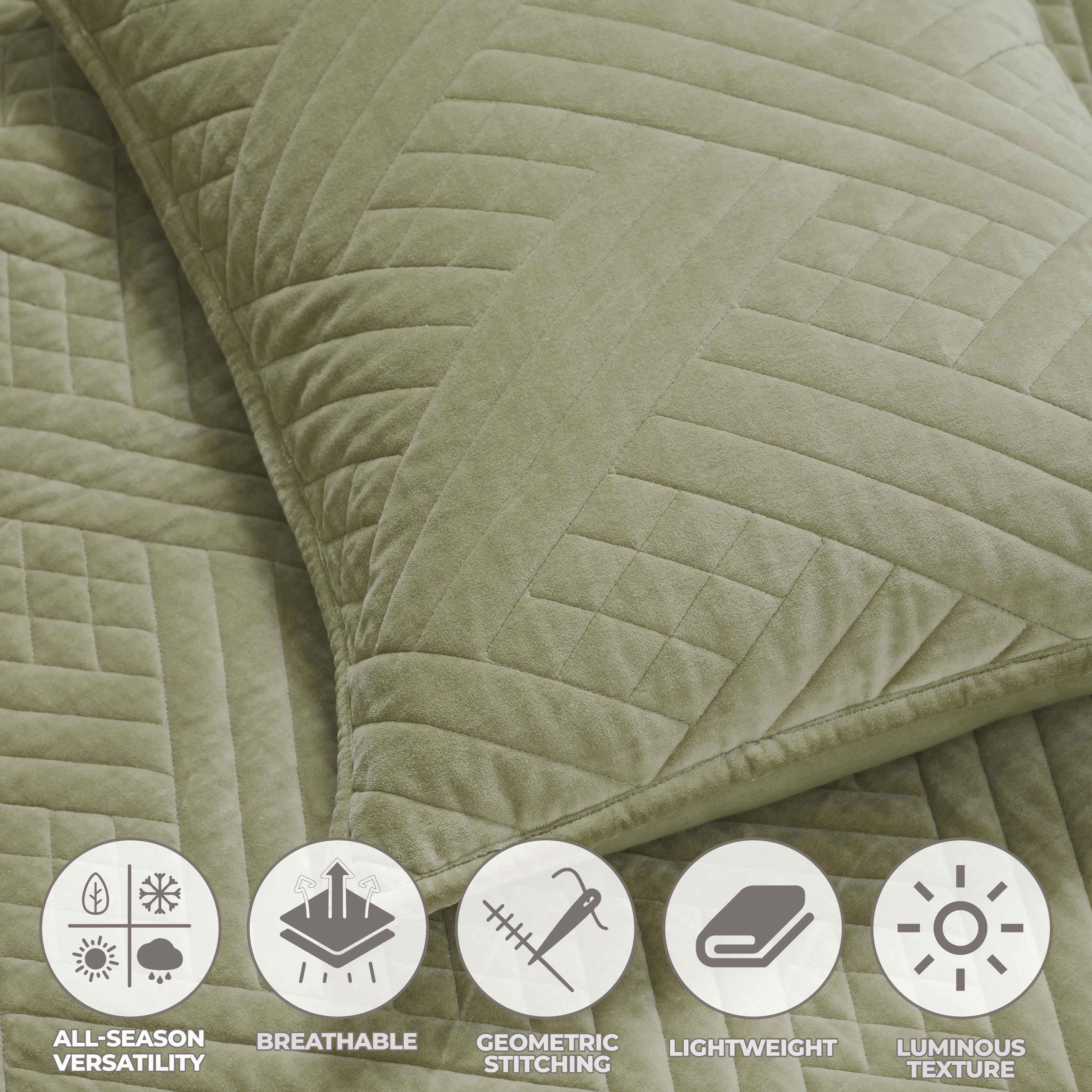 Karina Cotton Velvet Lightweight Geometric Quilt and Pillow Sham Set - Quilt Set by Superior Brand