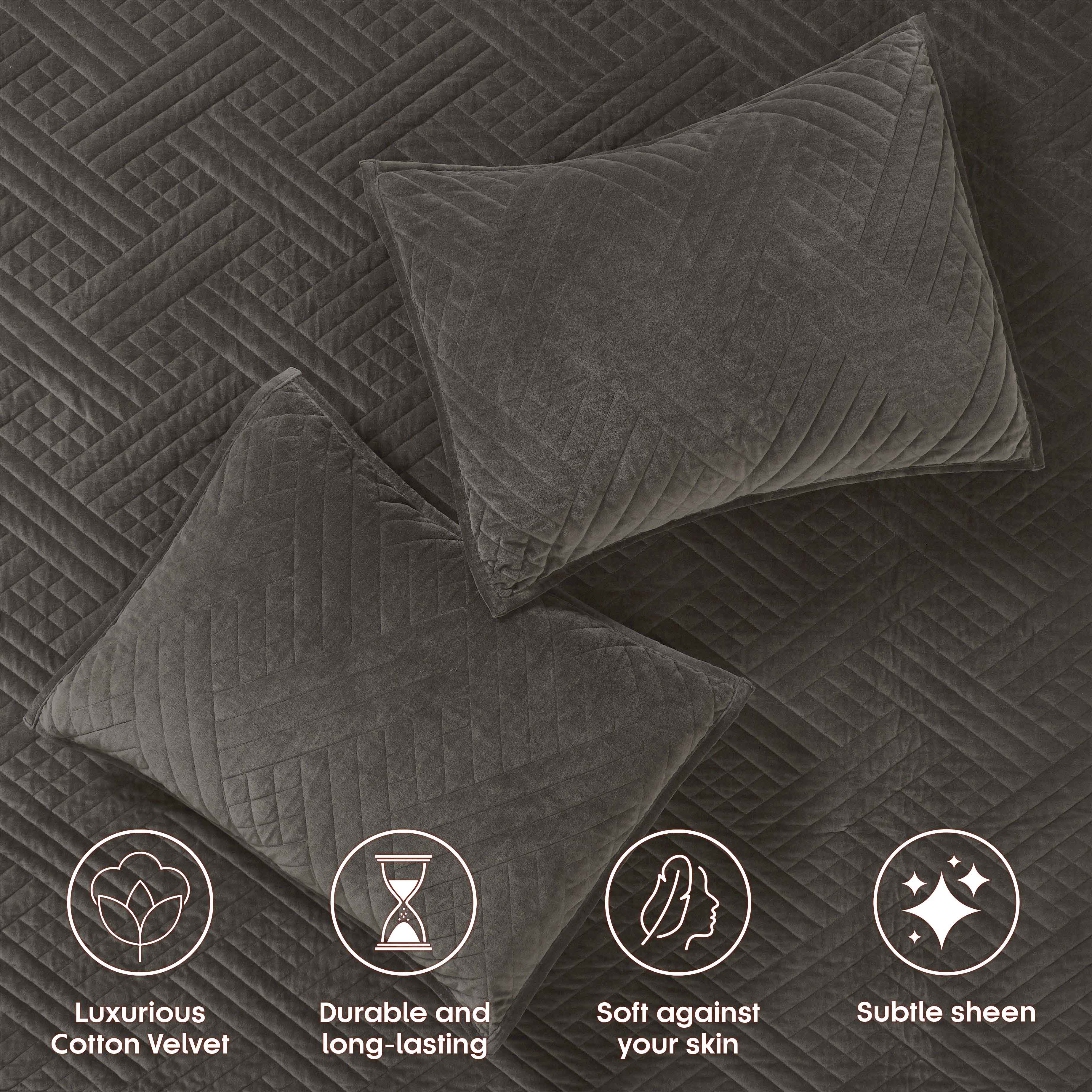 Karina Cotton Velvet Lightweight Geometric Quilt and Pillow Sham Set - Quilt Set by Superior Brand