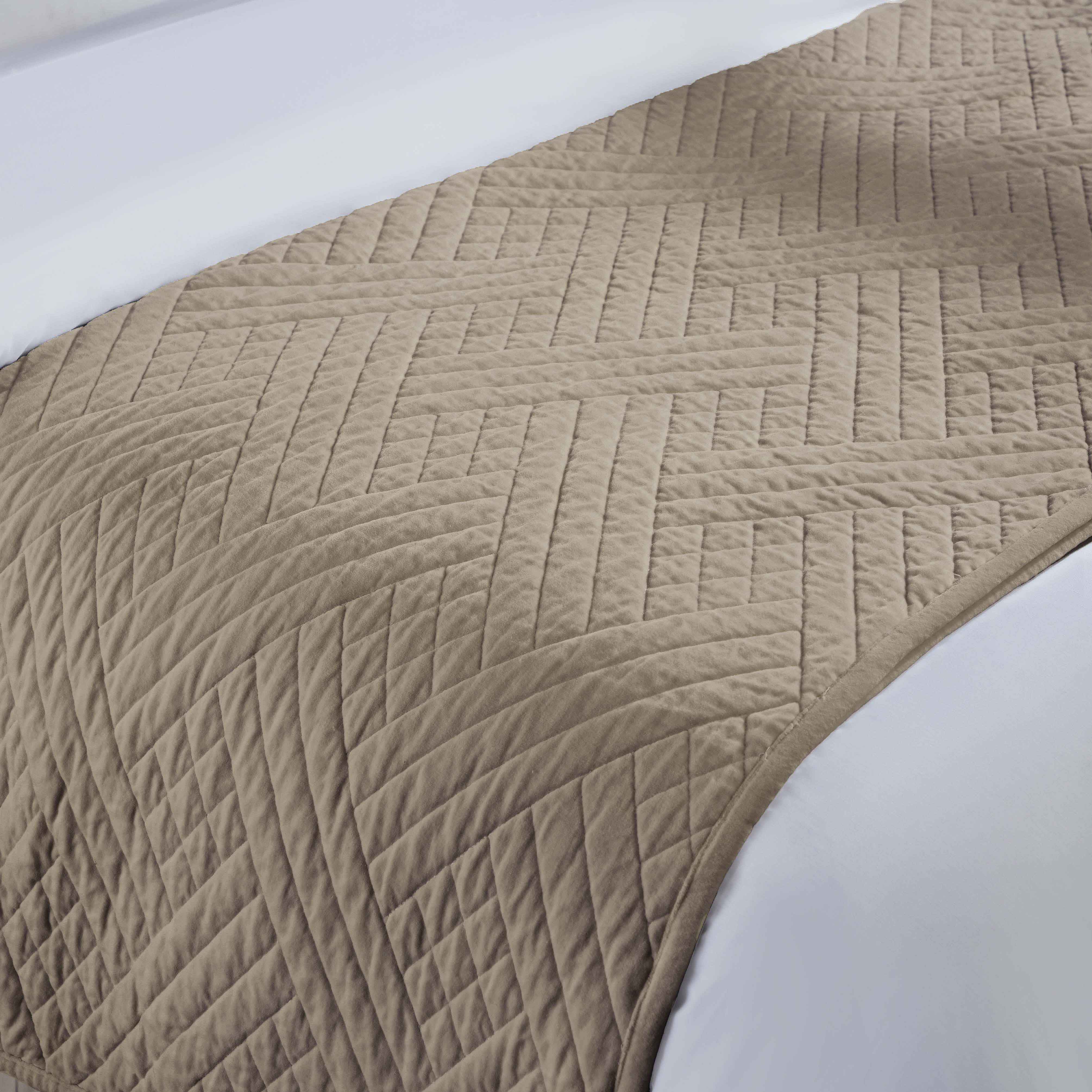Karina Cotton Velvet Lightweight Geometric Quilt and Pillow Sham Set - Quilt Set by Superior Brand