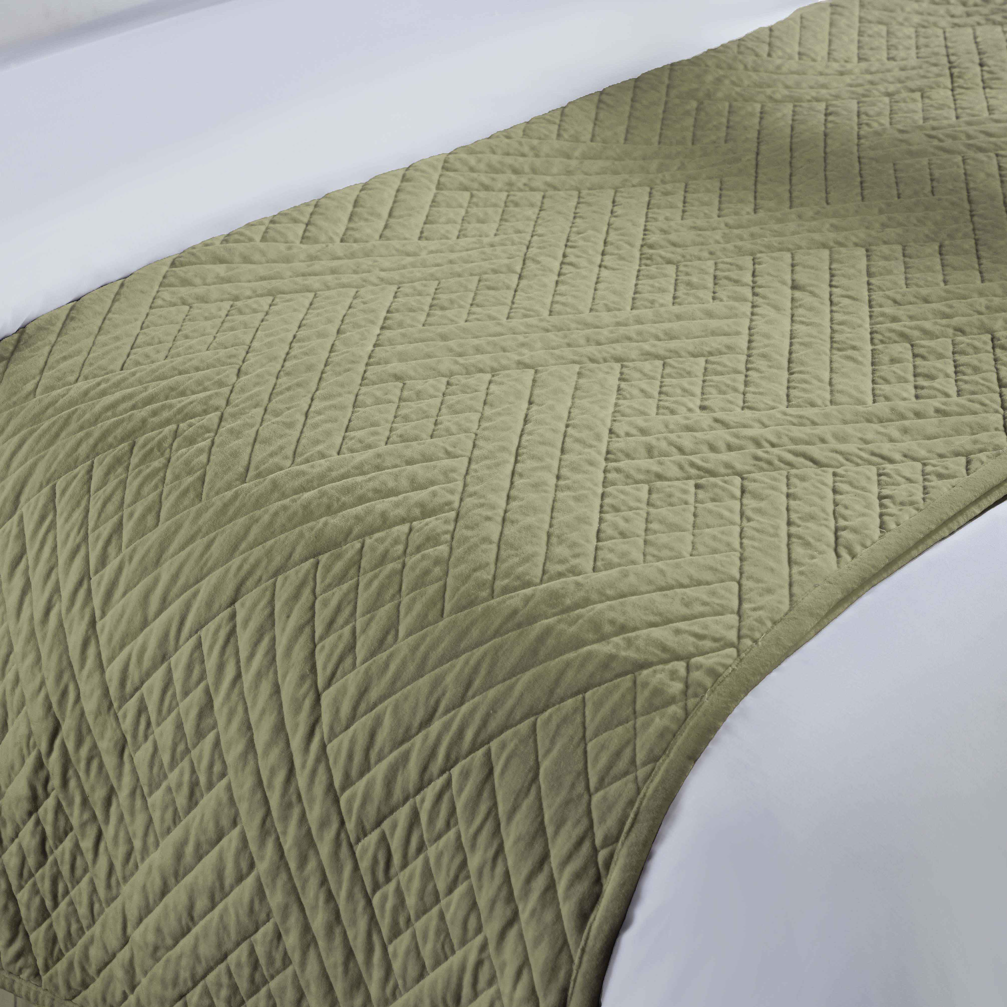 Karina Cotton Velvet Lightweight Geometric Quilt and Pillow Sham Set - Quilt Set by Superior Brand