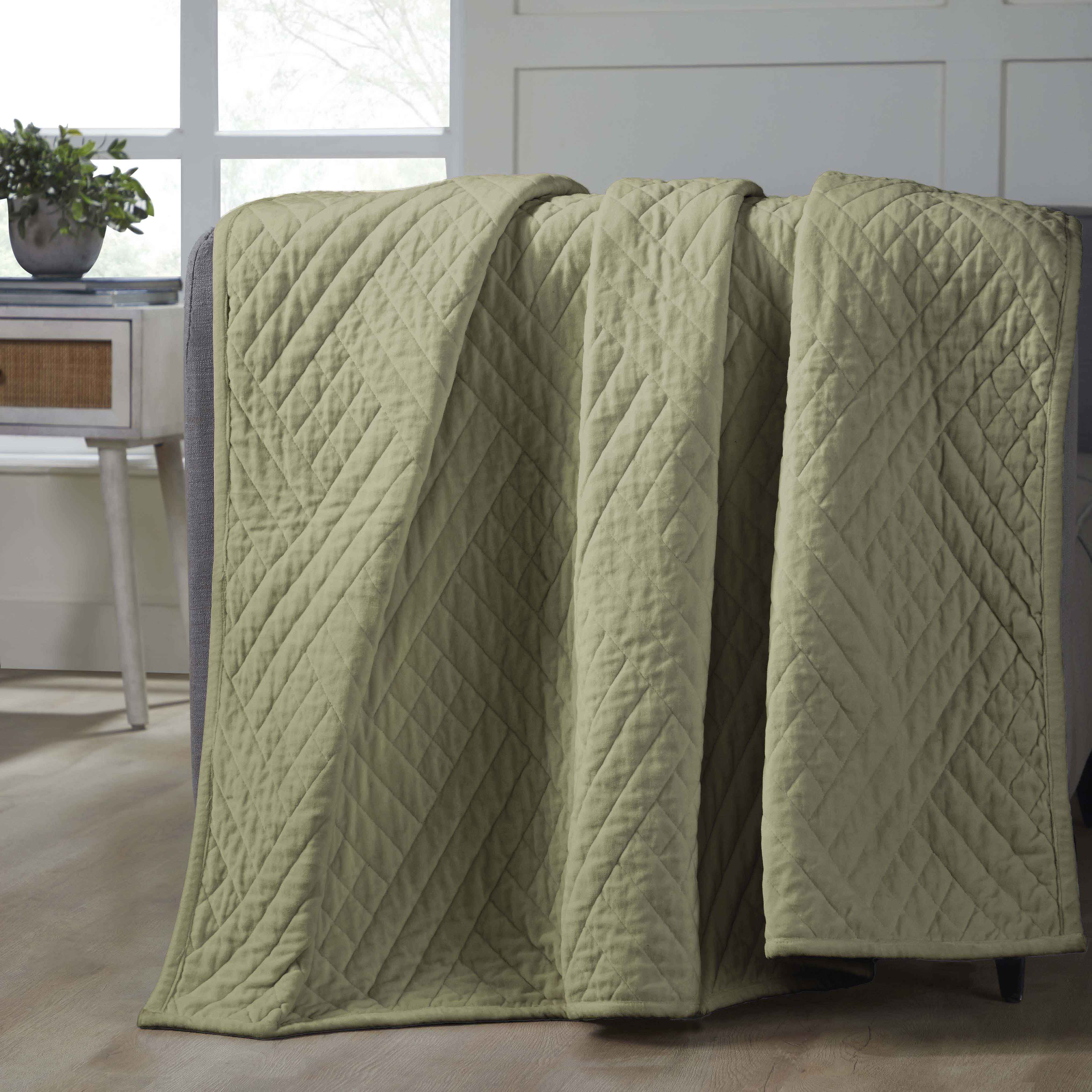 Karina Cotton Velvet Lightweight Geometric Quilt and Pillow Sham Set - Quilt Set by Superior Brand