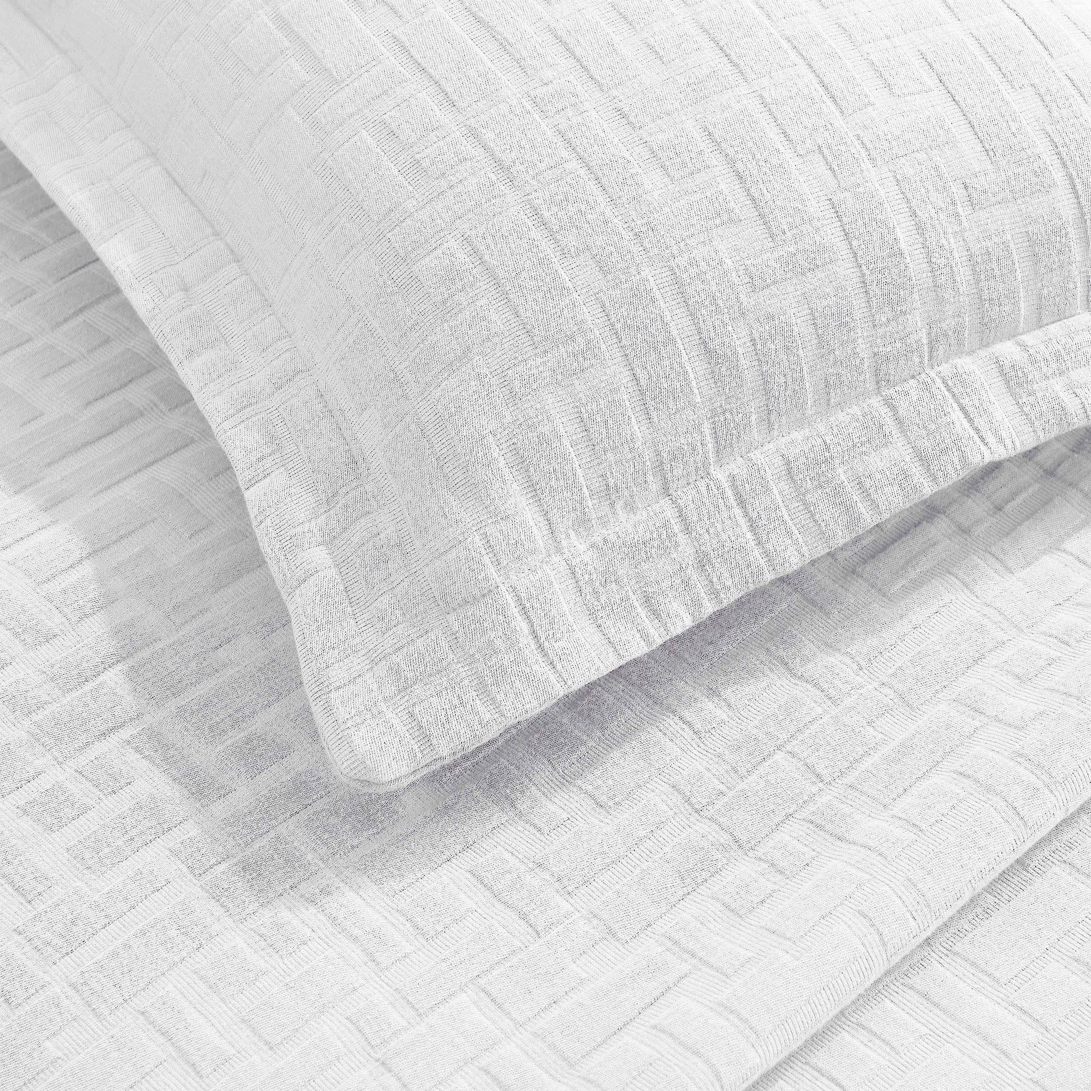 Madrid Cotton Medium Weight Geometric Matelasse Bedspread and Sham Set - Bedspread by Superior Brand