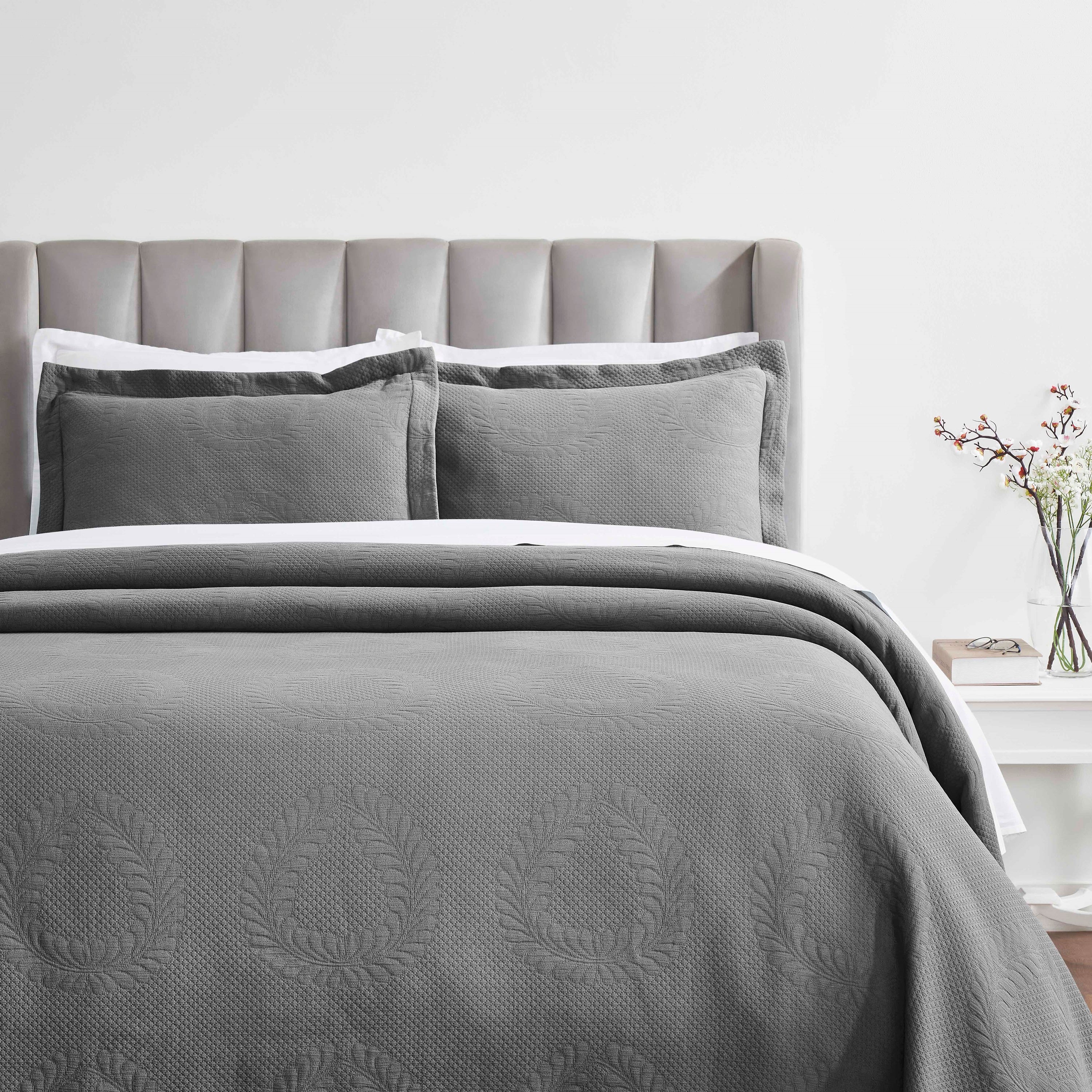 Peploi Medium Weight Jacquard Matelasse Floral Wreath Bedspread Set - Bedspread by Superior Brand
