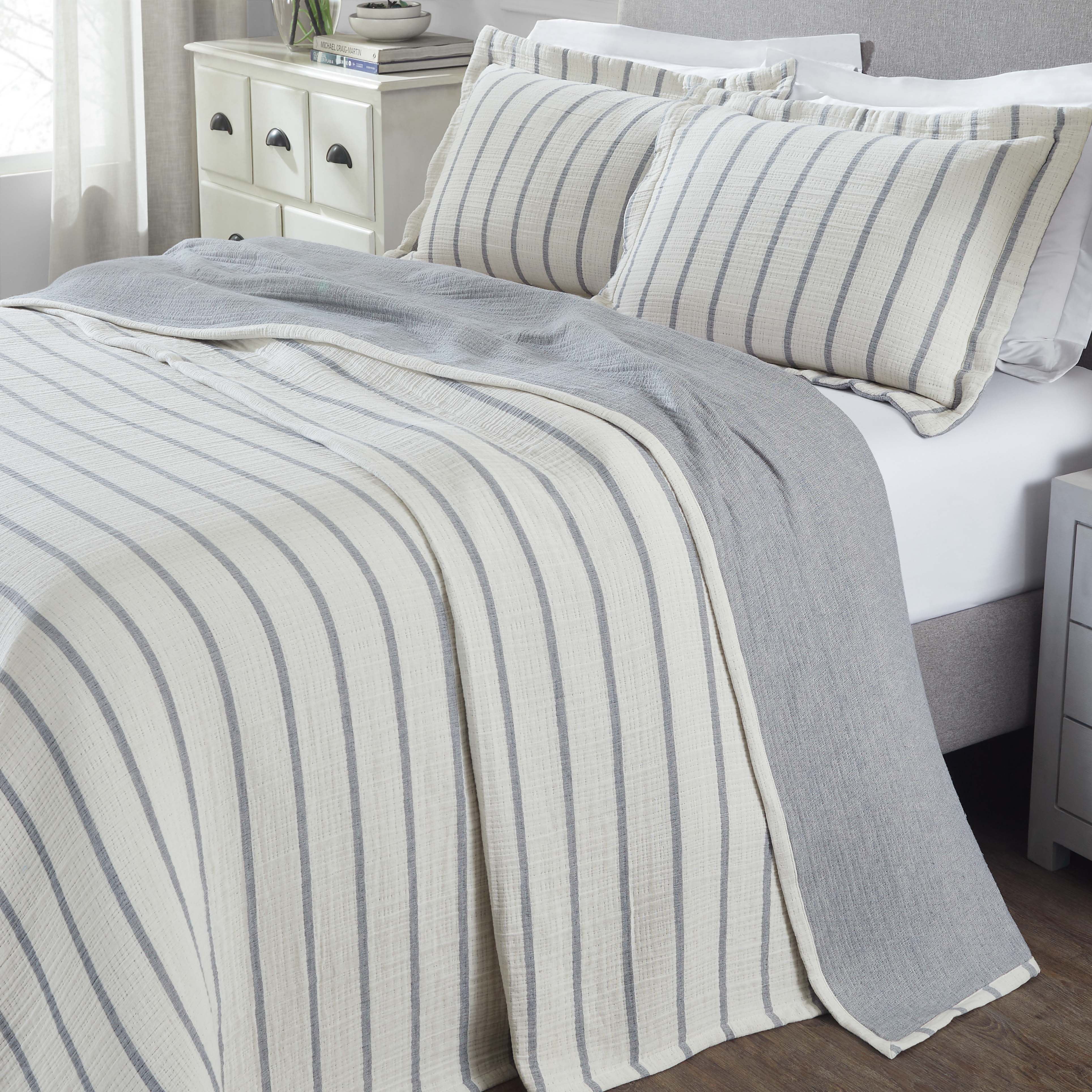 Valencia Cotton Reversible Medium Weight Matelasse Bedspread Set - Bedspread by Superior Brand