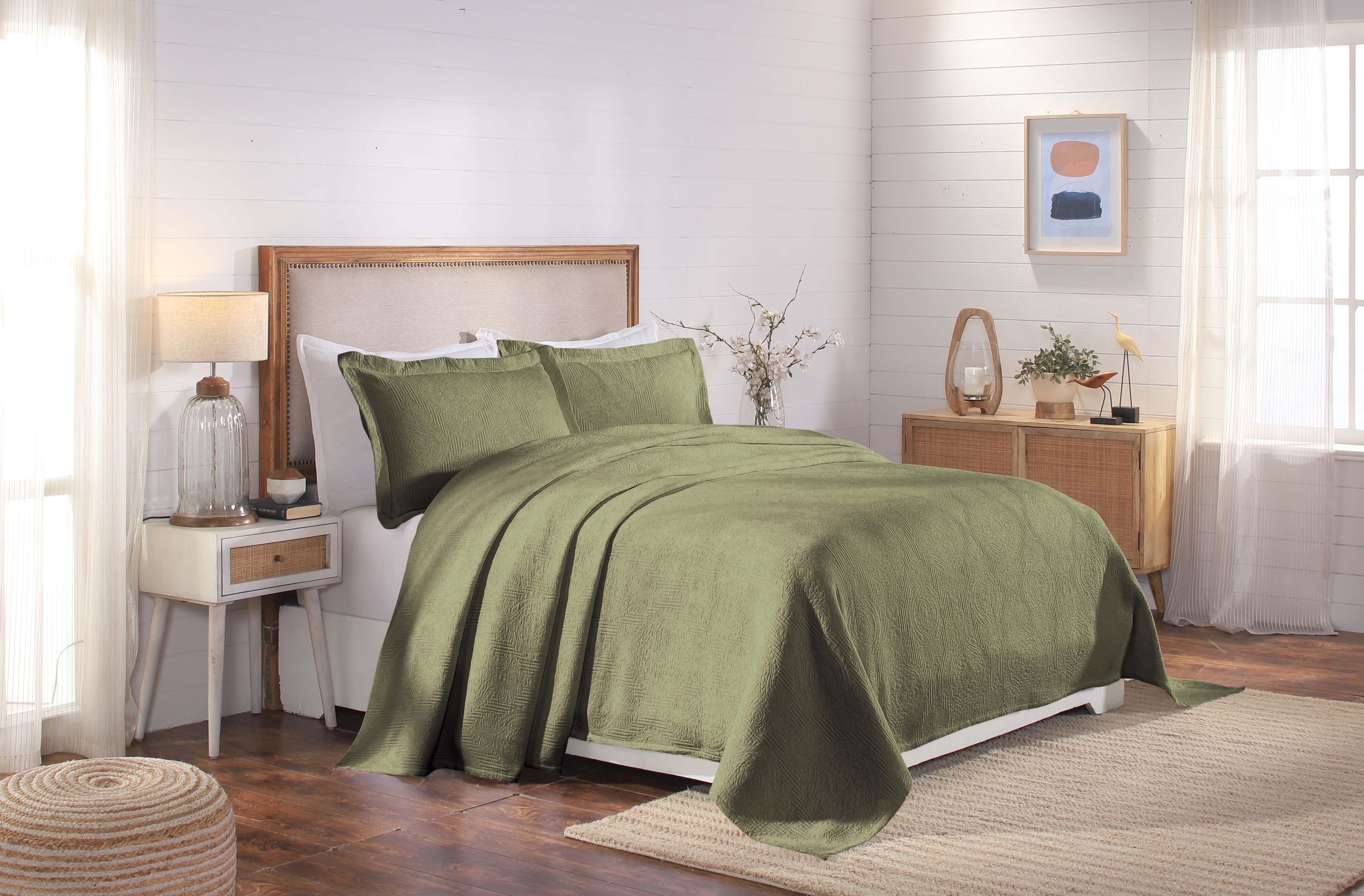 Victory Cotton Matelasse Scrolling Medallion Airy Bedspread Set - Bedspread by Superior Brand