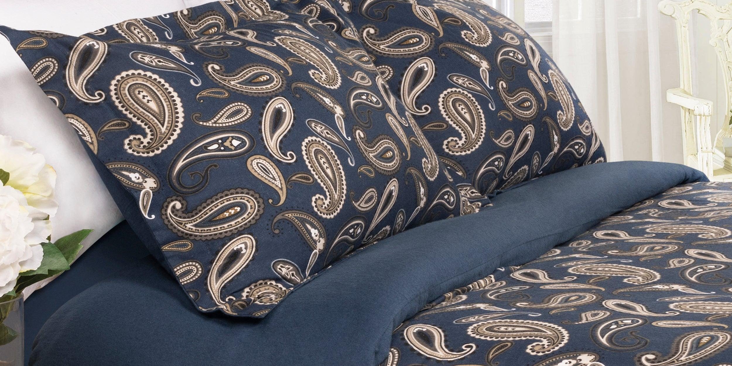 The Real Difference Between Duvet Covers and Comforters Explained - Superior Brand