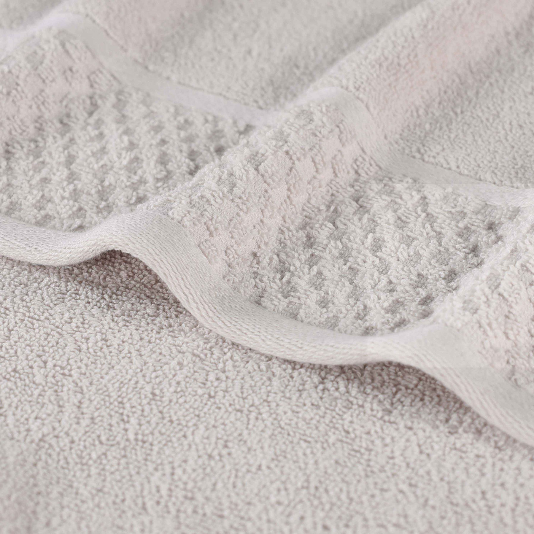 Lodie Cotton Plush Absorbent Jacquard Solid 3 Piece Assorted Towel Set