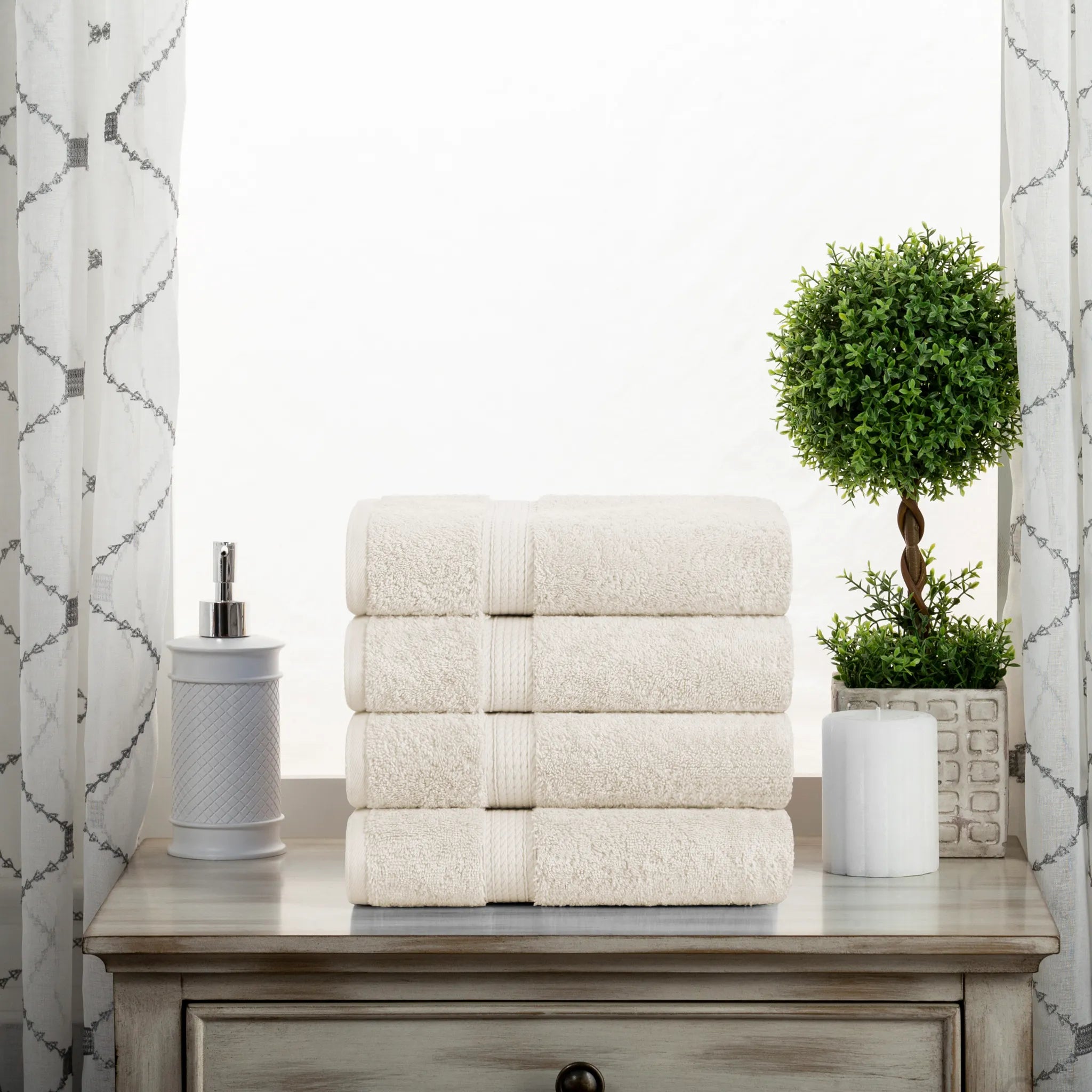 Egyptian Cotton Hand Towels 4-Piece Plush Set by Madison