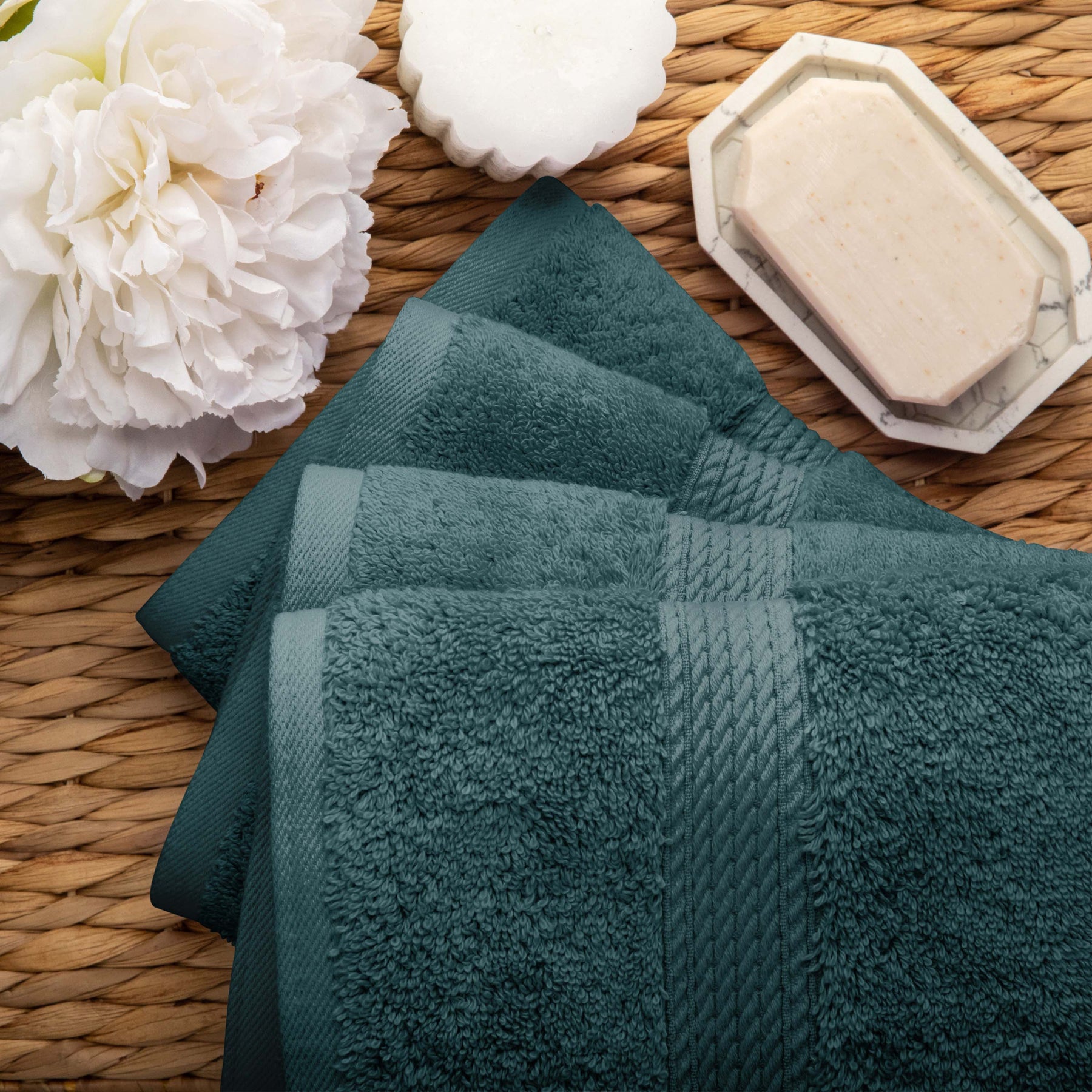 Superior Egyptian Cotton Plush Heavyweight Absorbent Luxury Soft Bath Towel - Teal