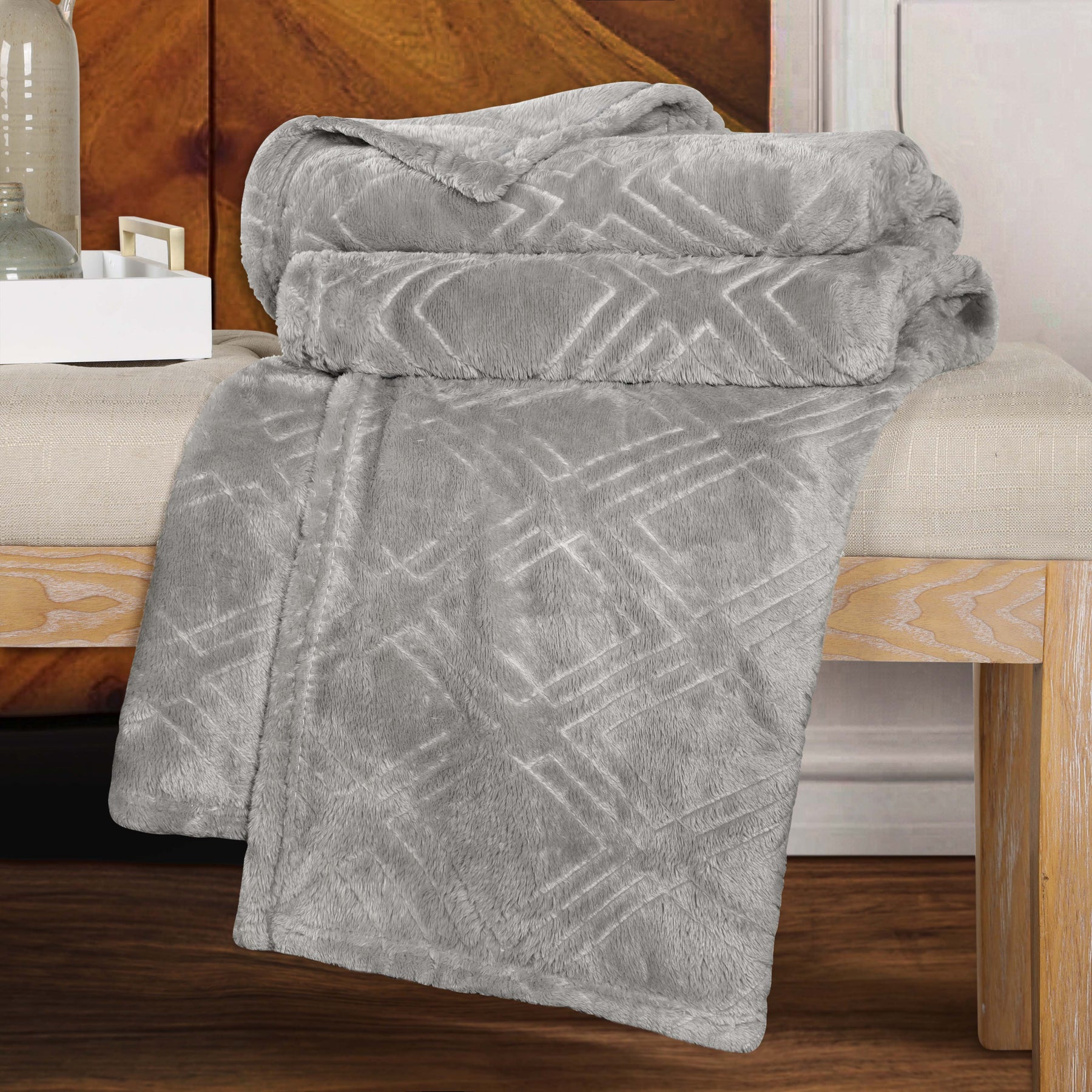 Superior Alaska Diamond Flannel Fleece Plush Ultra-Soft Blanket- Platinum